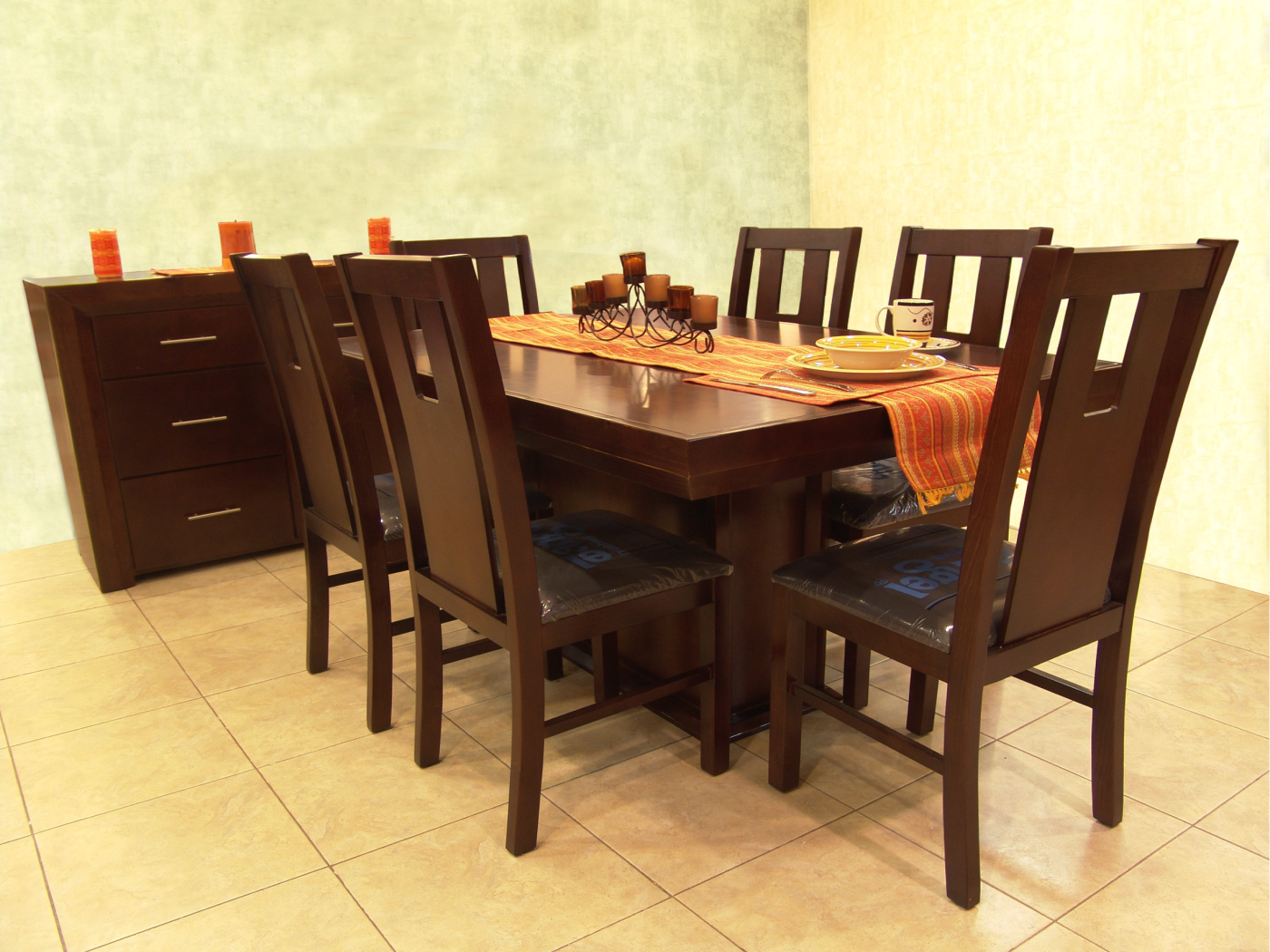 Деревянная мебель для столовой