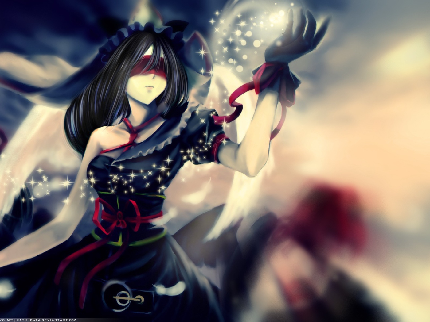 Девушка аниме в черном платье и маске