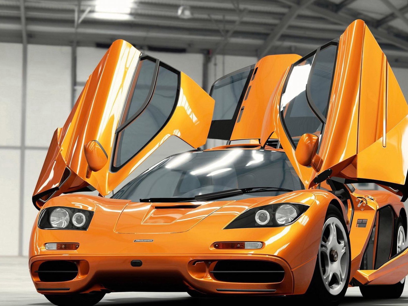 Оранжевый McLaren F1 Гиперкар