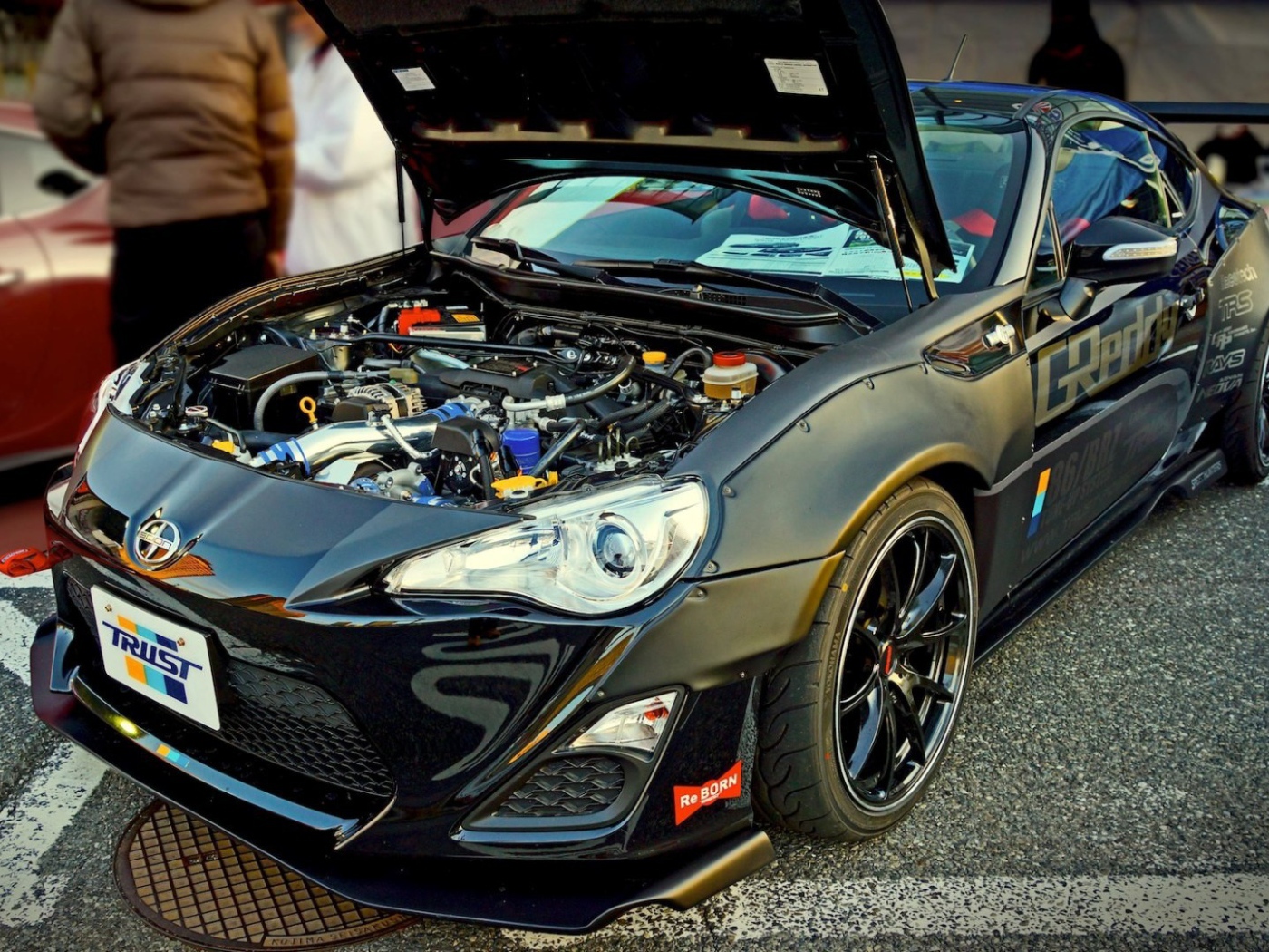 Под капотом автомобиля Scion