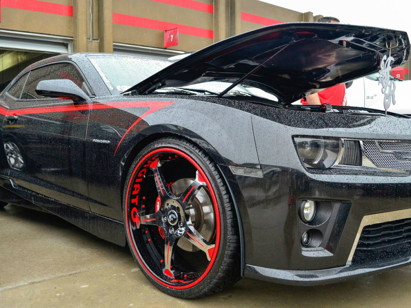 Автомобиль Chevrolet Camaro by Forgiato