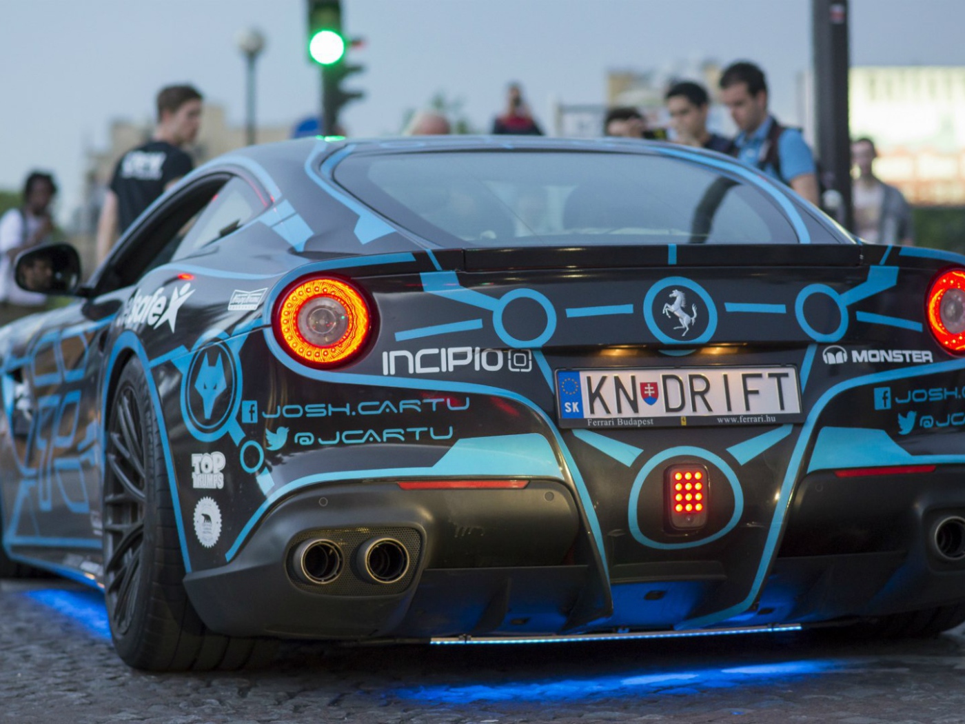 Автомобиль Ferrari F12 Berlinetta