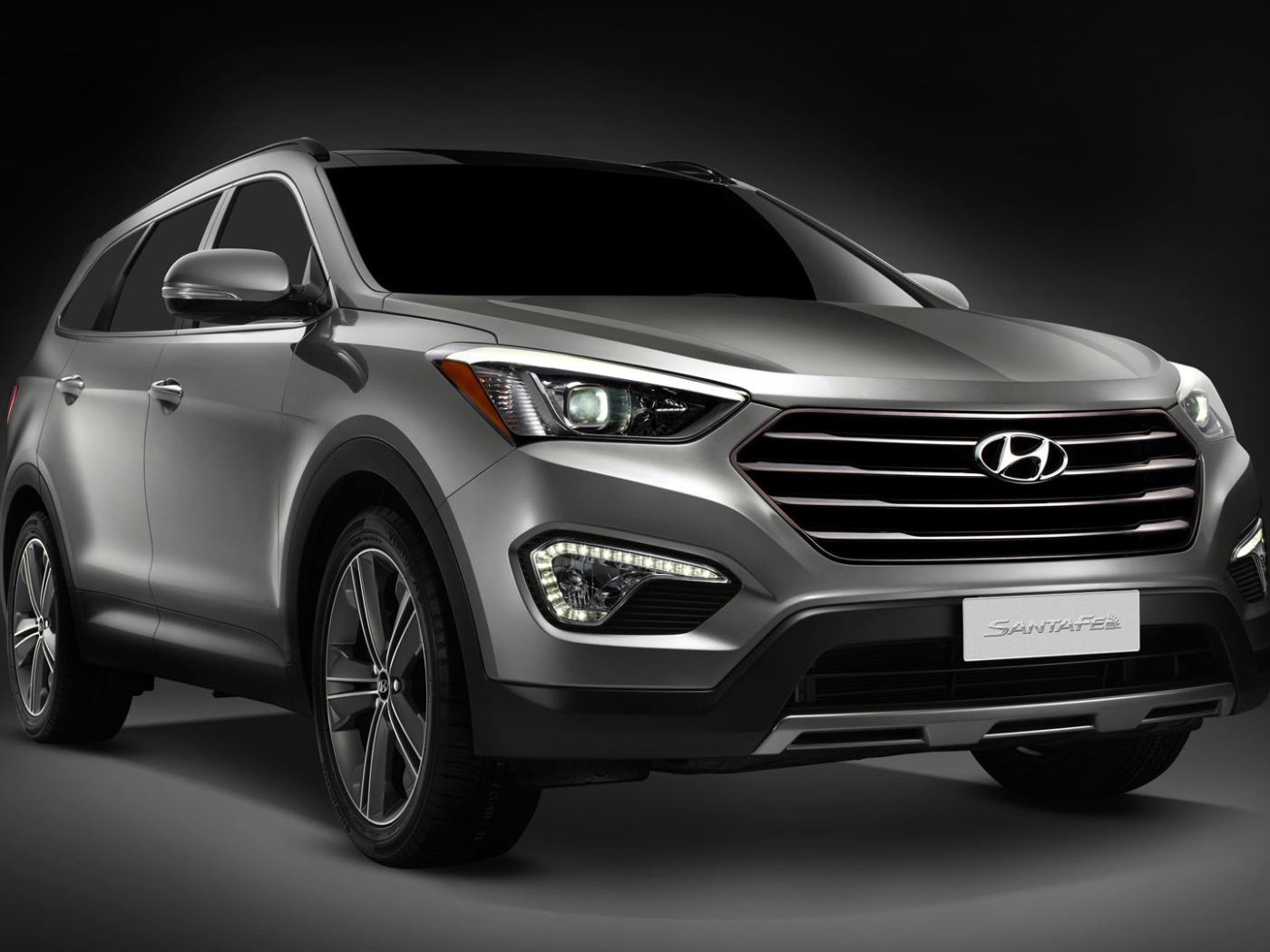 Новый автомобиль Hyundai Santa-Fe