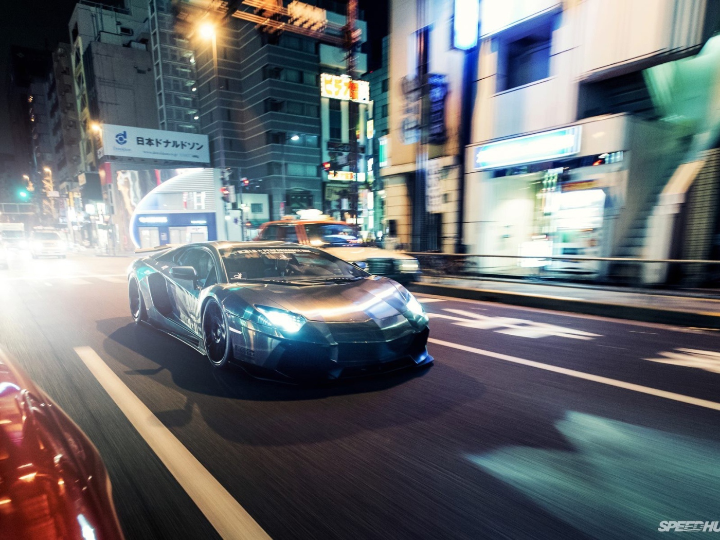 Lamborghini Aventador на улице в Японии