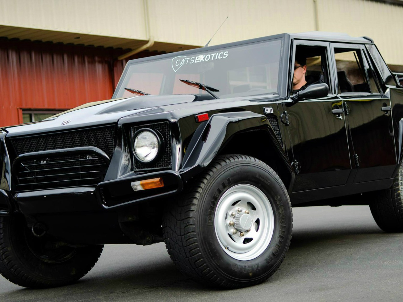 Внедорожник Lamborghini LM002