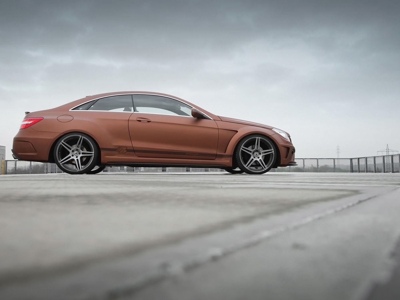 Современный Mercedes-Benz E-Class Coupe PD850 Black Edition