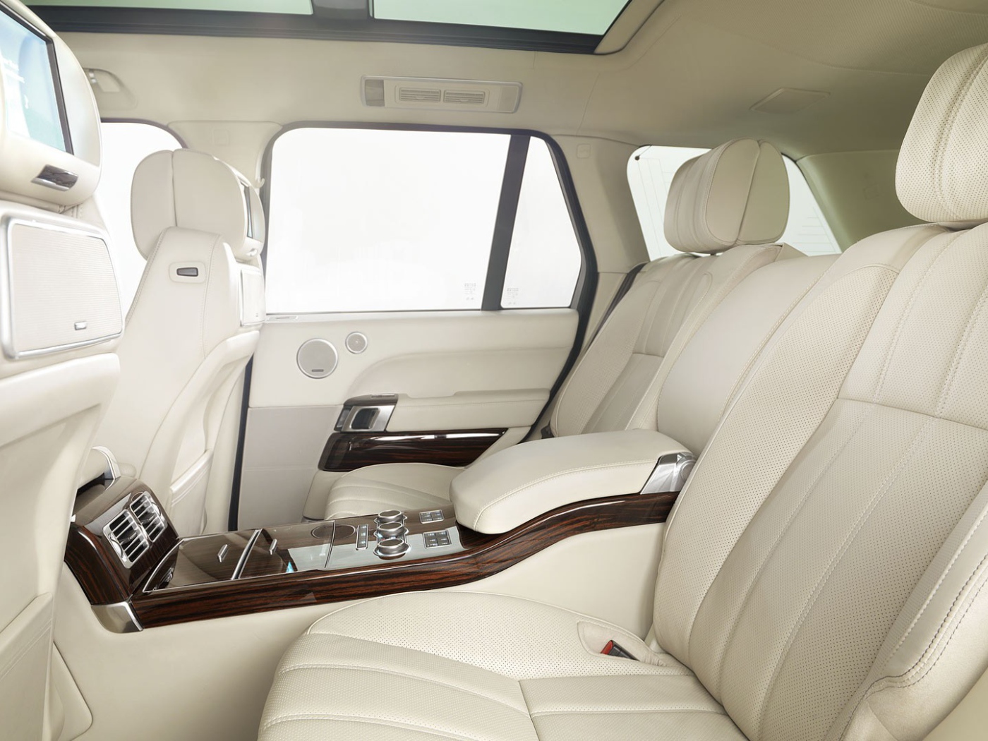 Белый кожаный салон Range Rover