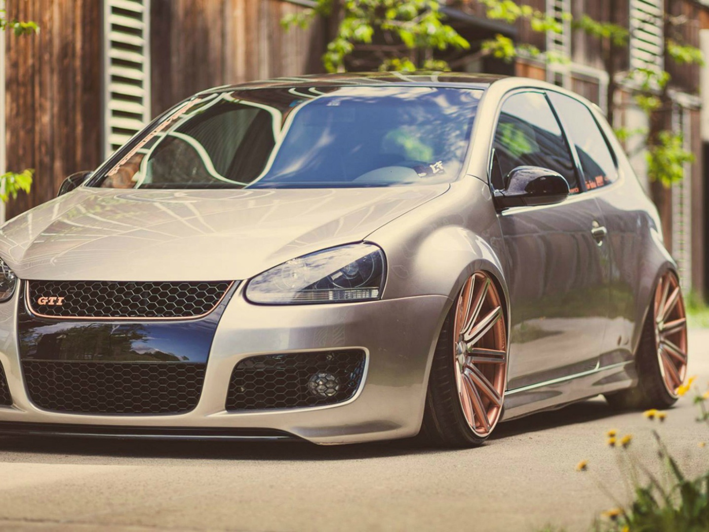 Аккуратный Volkswagen Golf GTI