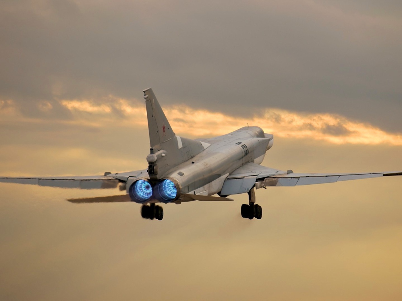 Бомбардировщик Ту-22М3