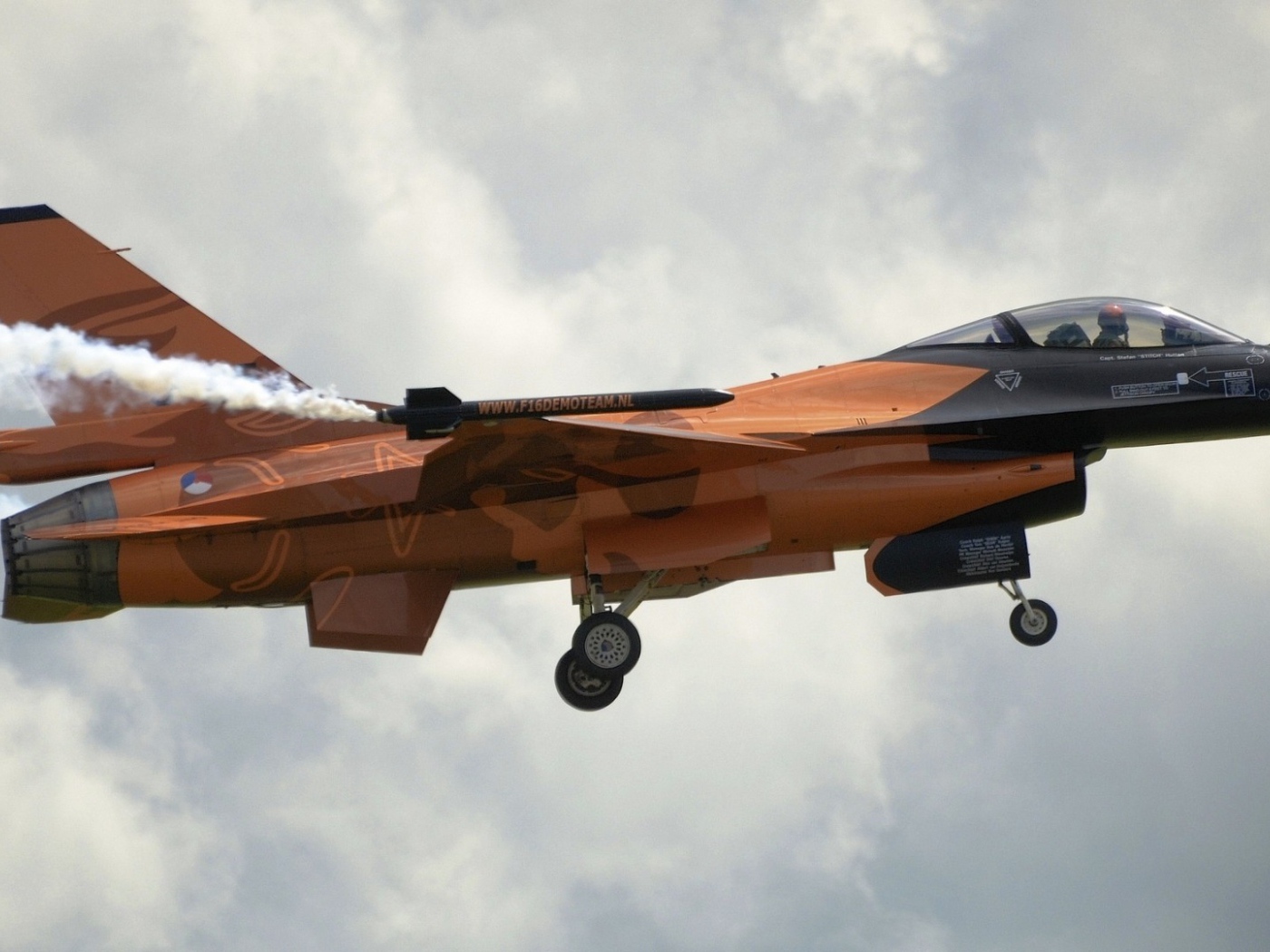 Истребитель королевских ВВС Нидерландов