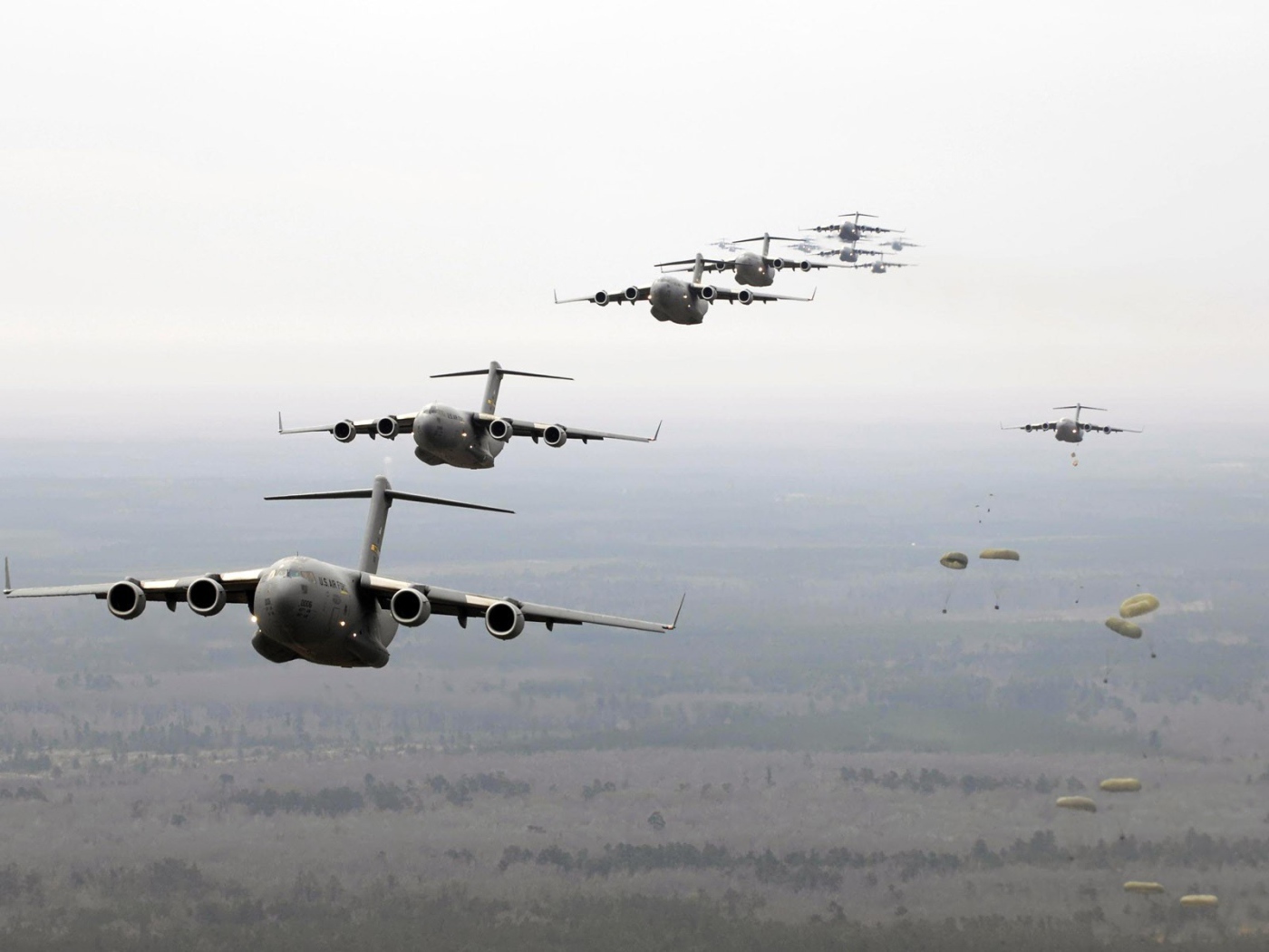 Десант с самолетов C-17 Globmaster