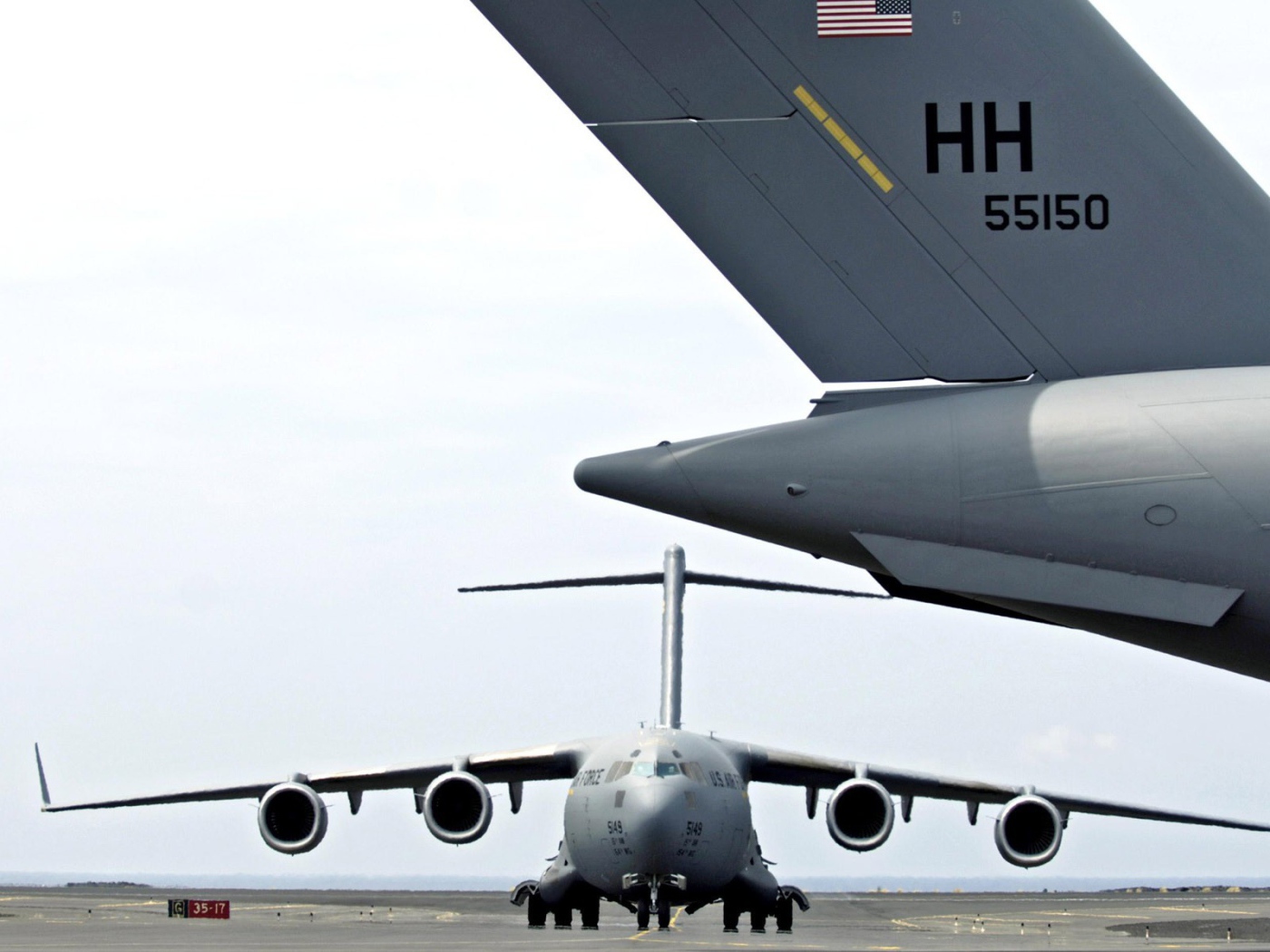 Военно транспортный самолет C-17 Globmaster