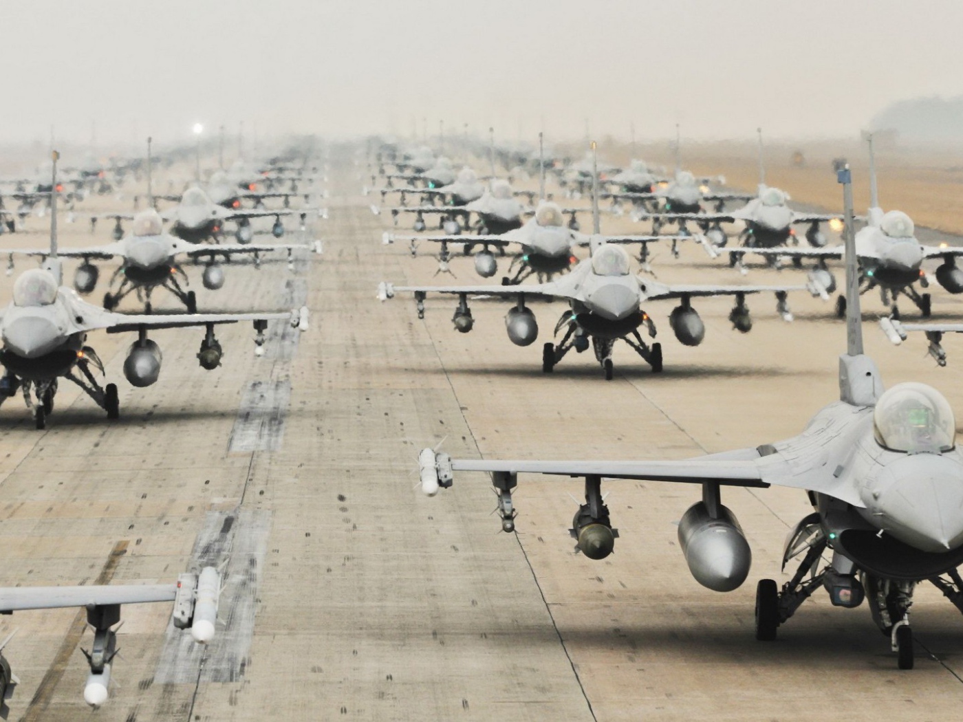 Отряды истребителей на аэродроме