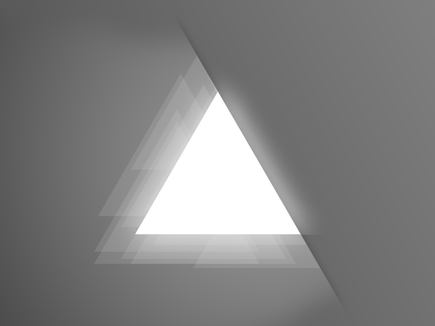 Светлый треугольник, серый фон
