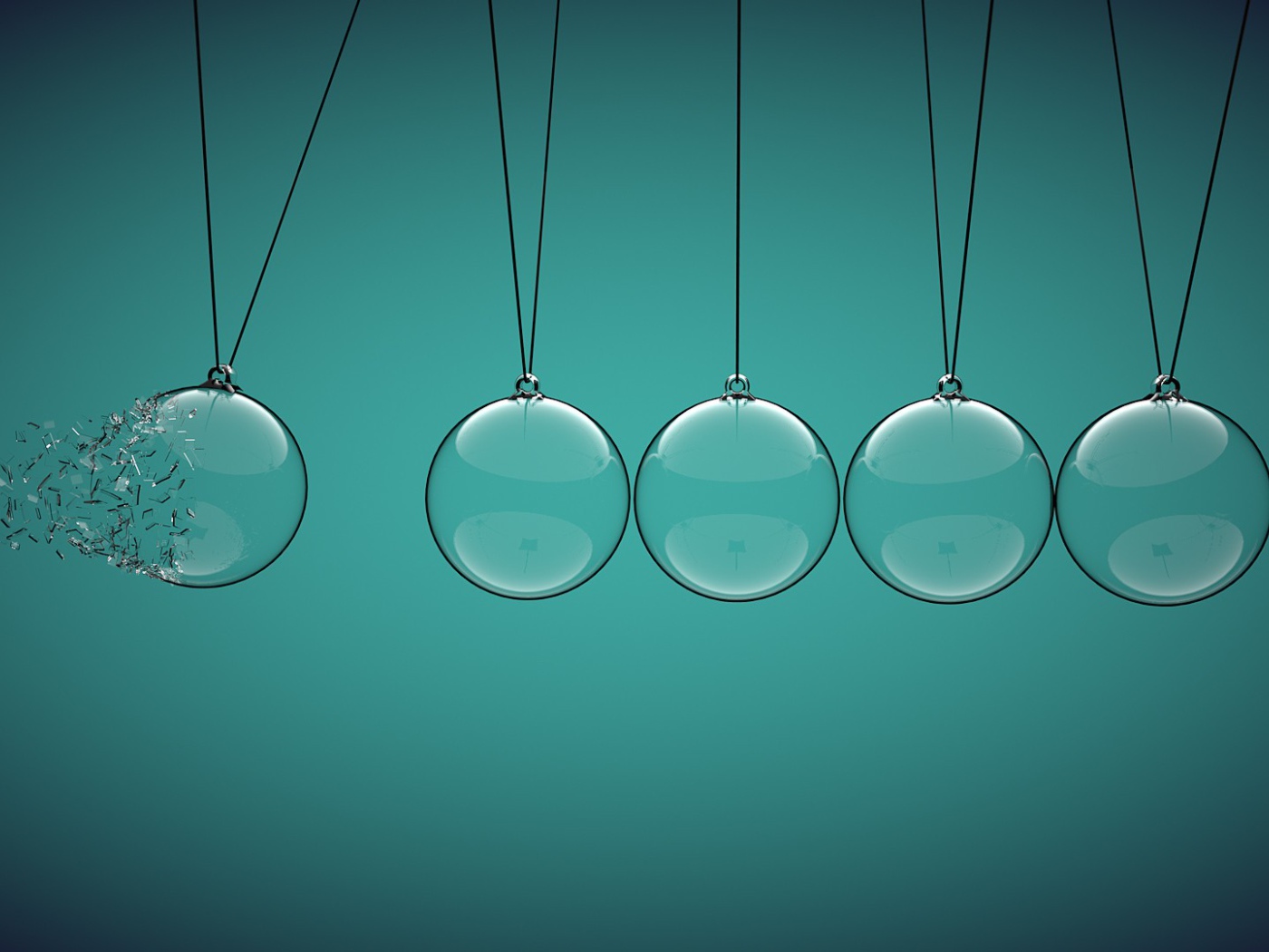 Разбился стеклянный шар на веревке