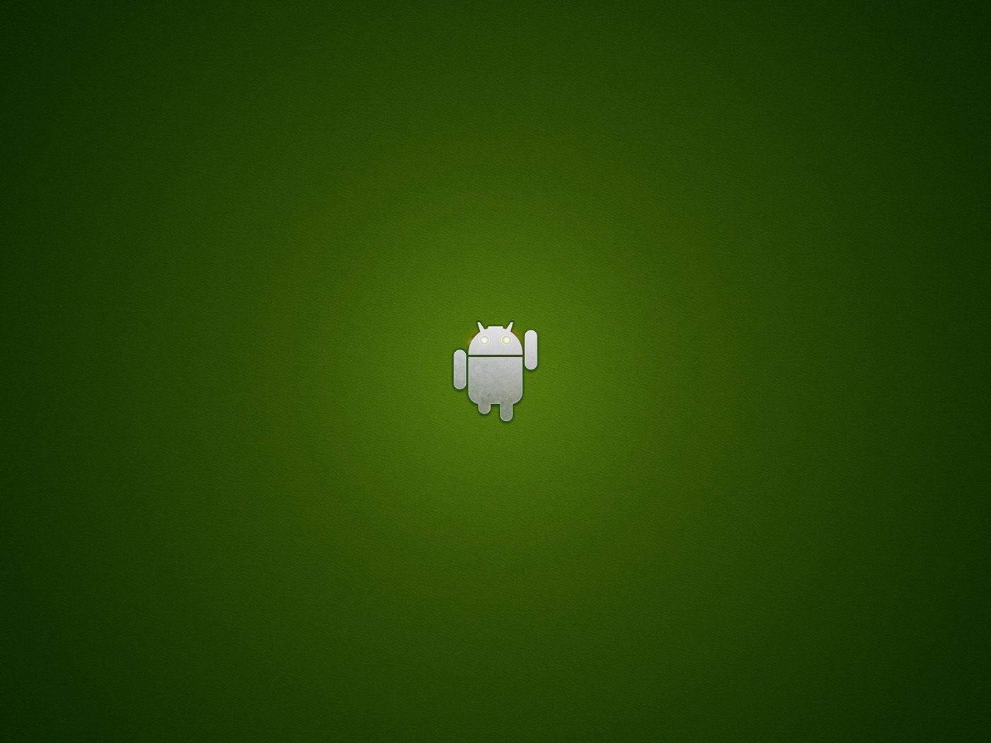 Серый андроид на зеленом фоне