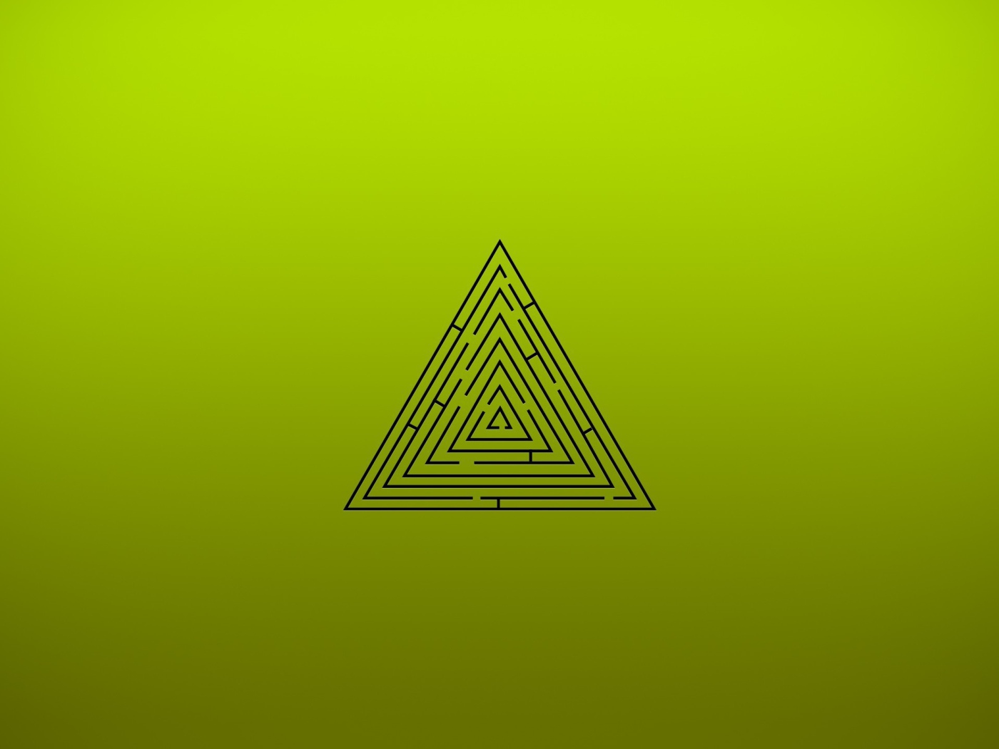 Лабиринт на зеленом фоне