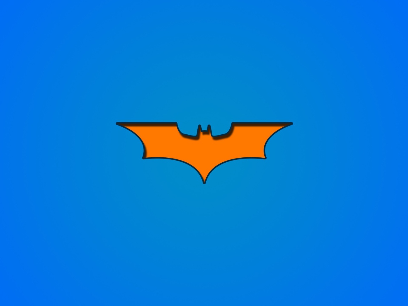 Оранжевый символ Бетмана на голубом фоне