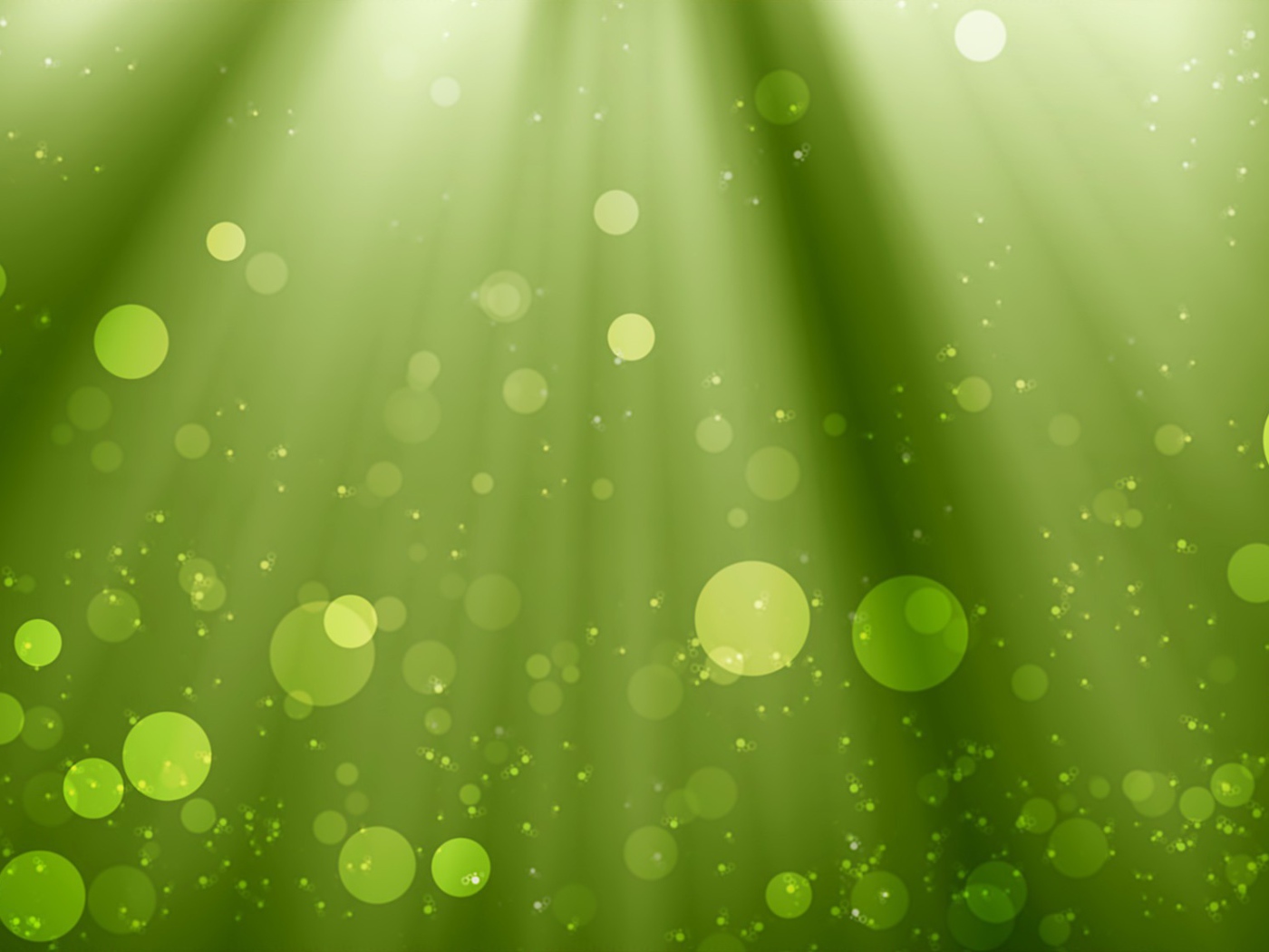 Лучи и блики в зеленой воде