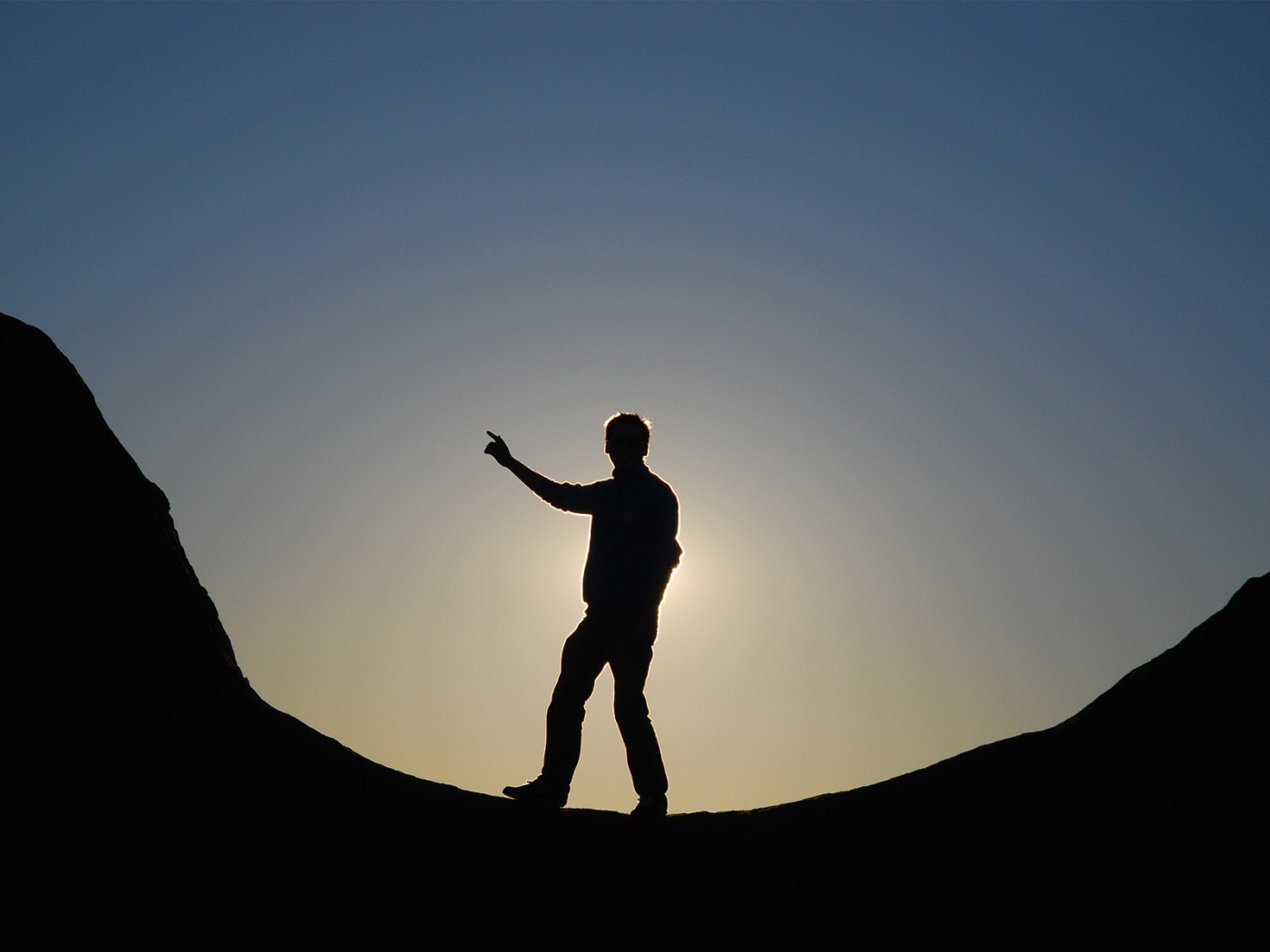 Силуэт человека, фон Убунту