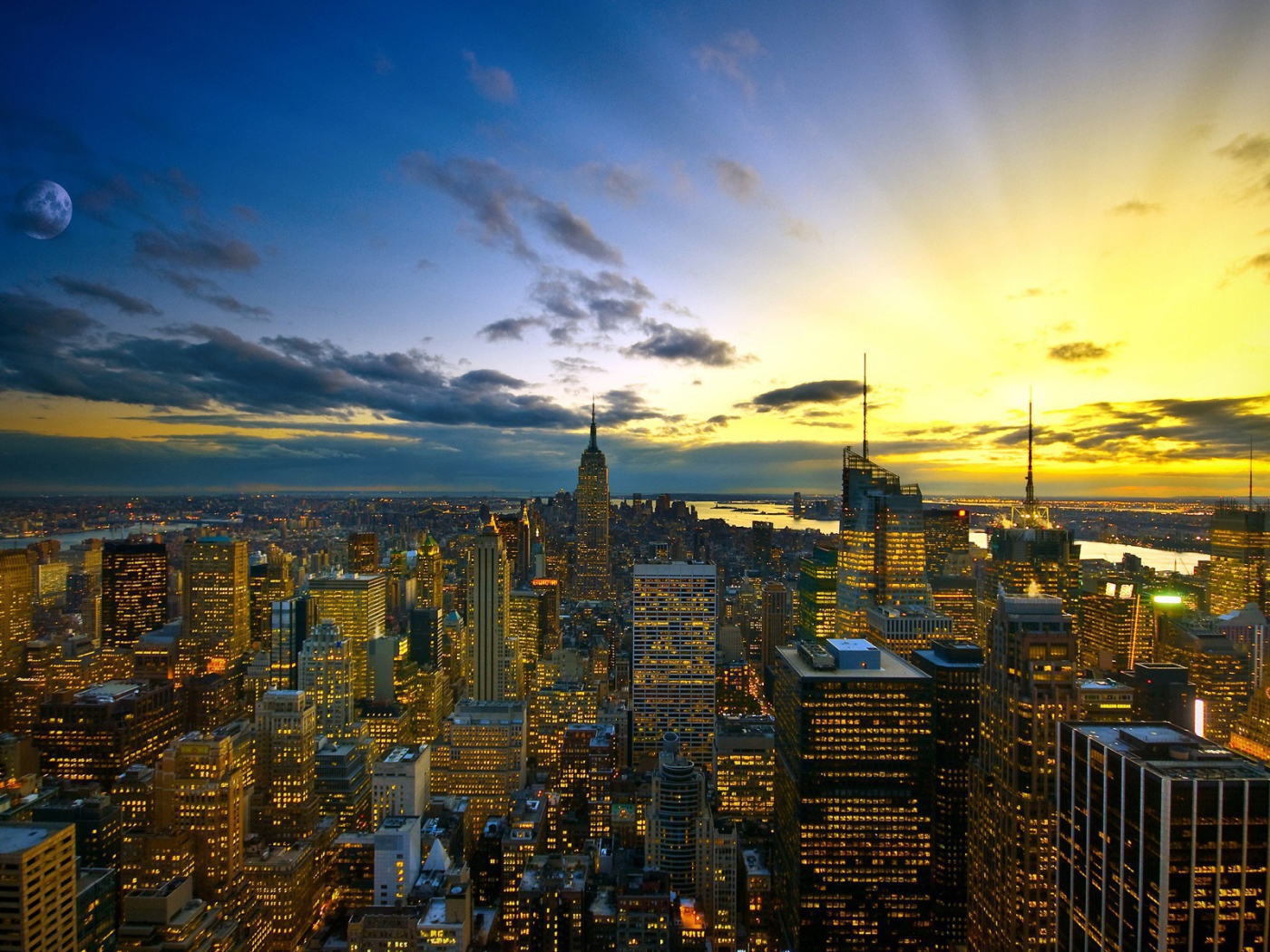 Вечерние огни большого города