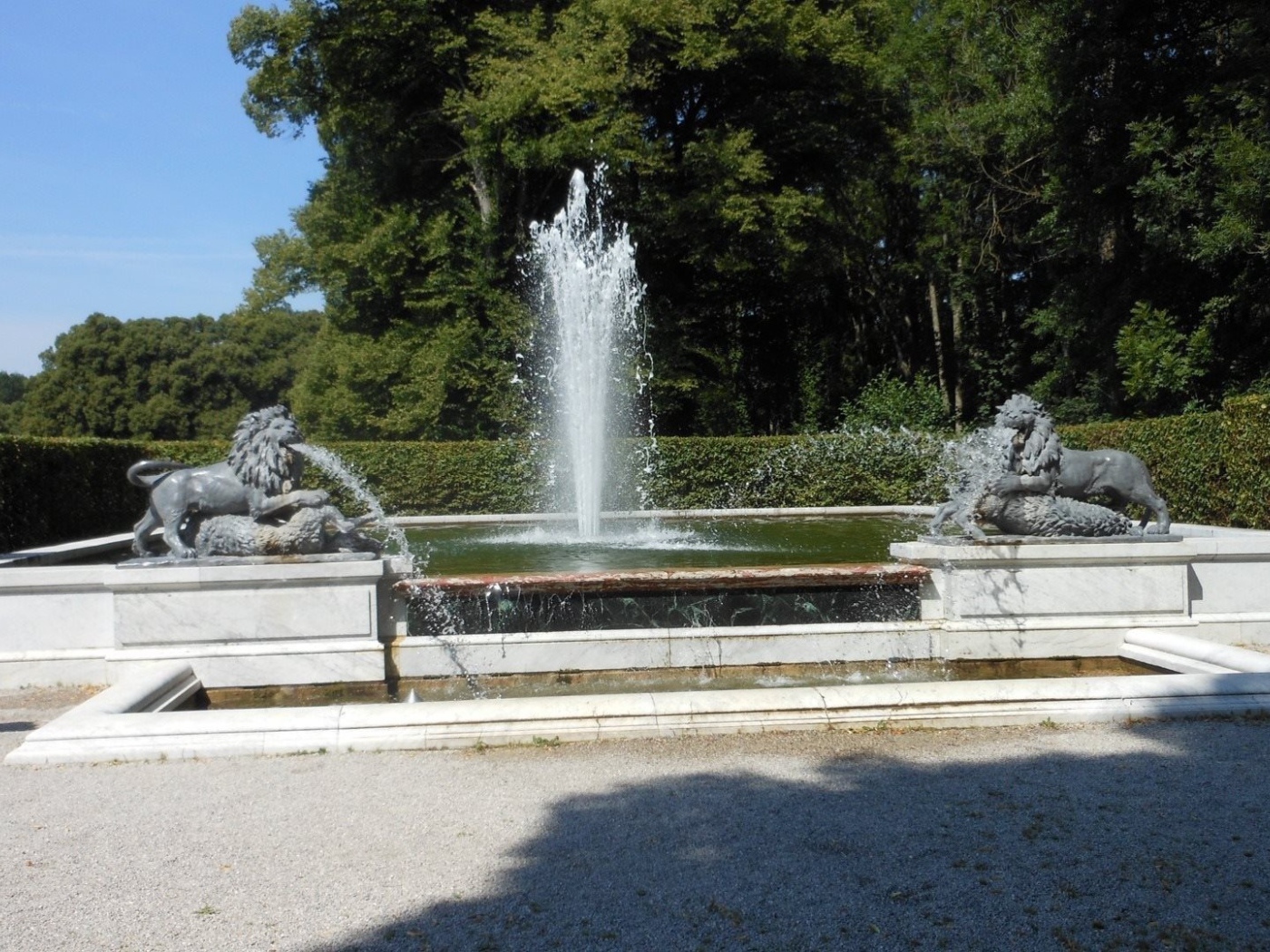 Фонтан в парке, Германия