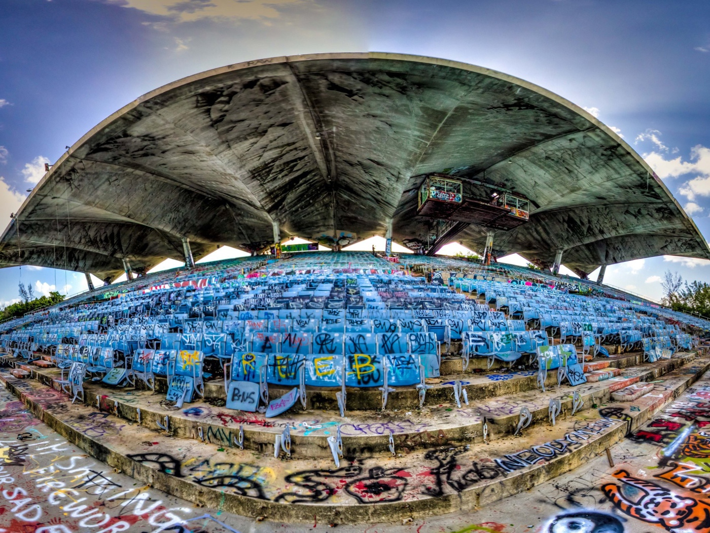 Граффити на городском стадионе
