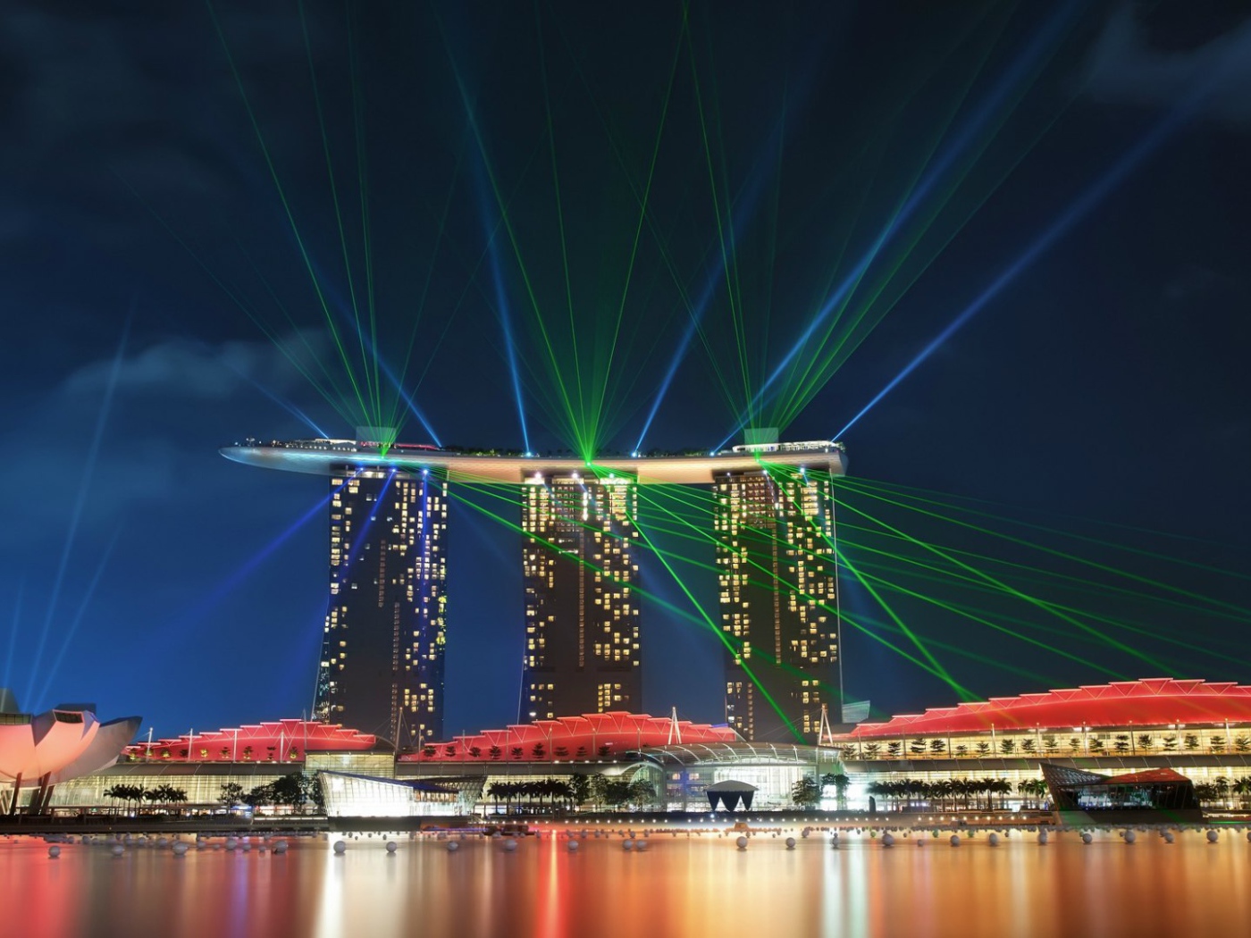 Лазерная иллюминация в Сингапуре