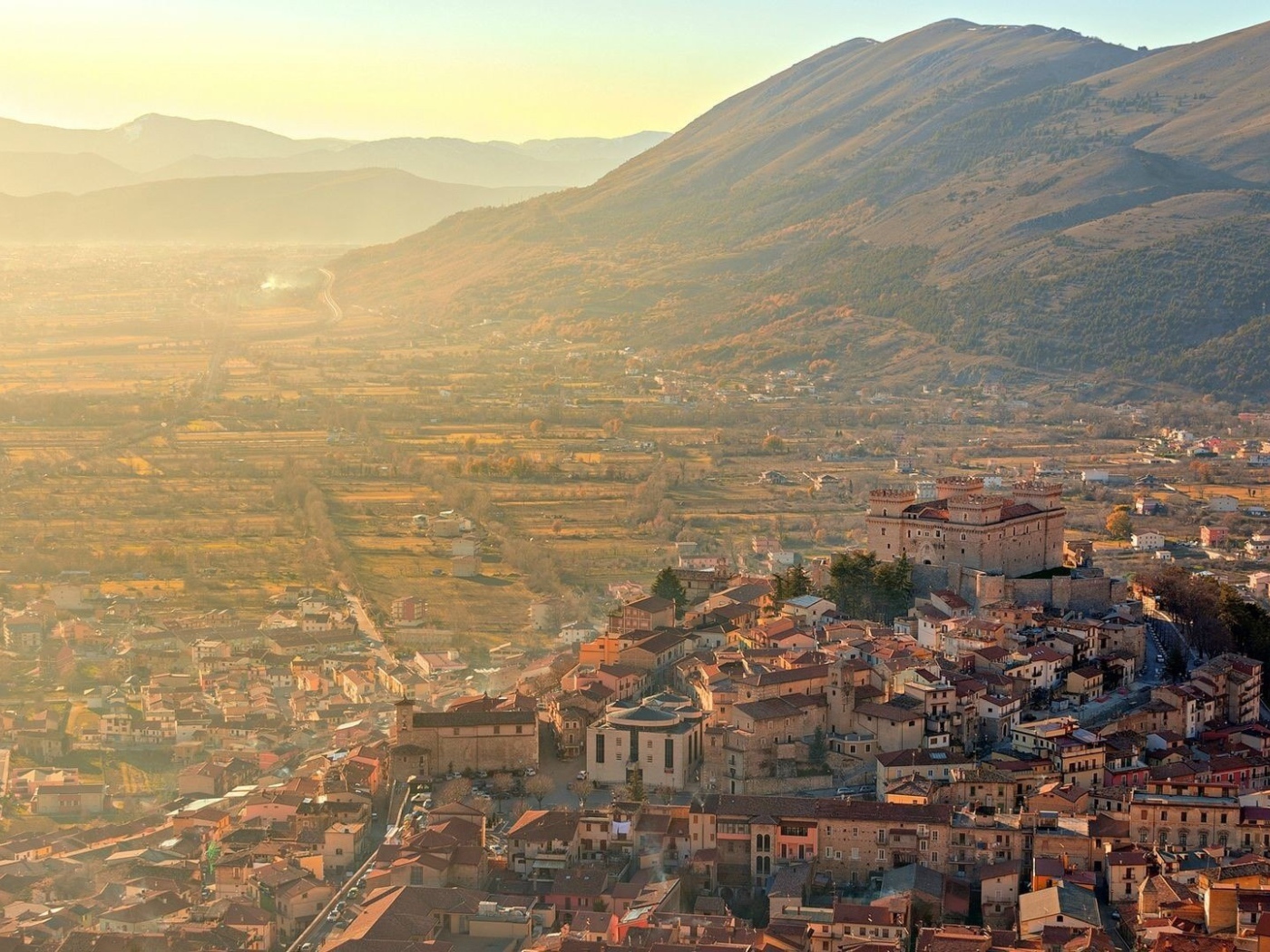 Городок Челано, Италия