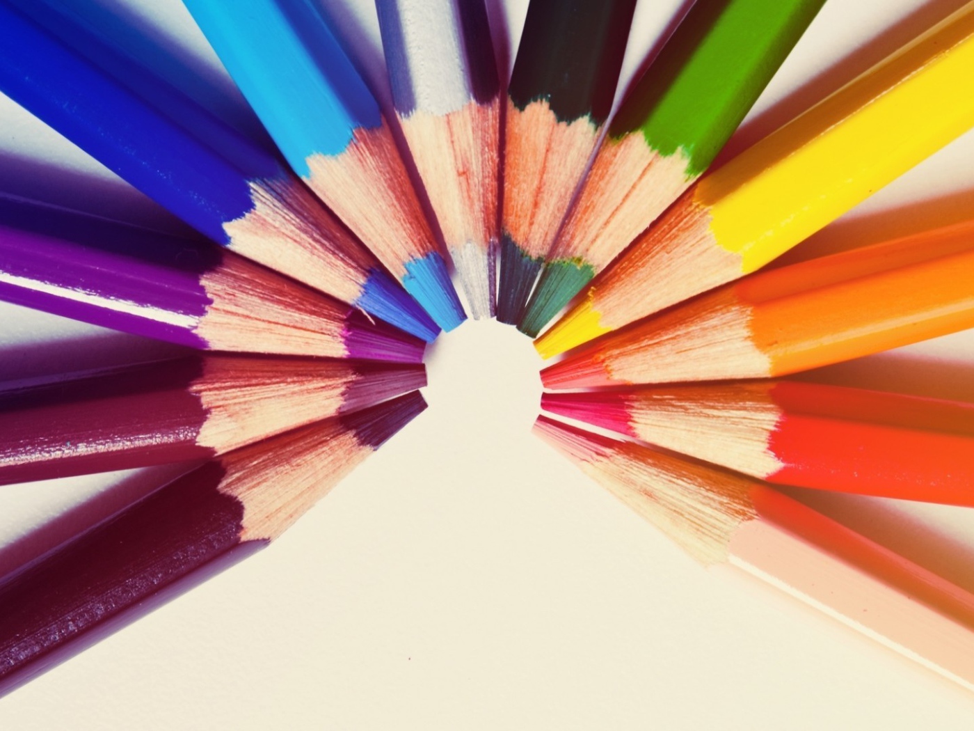 Палитра цветных карандашей