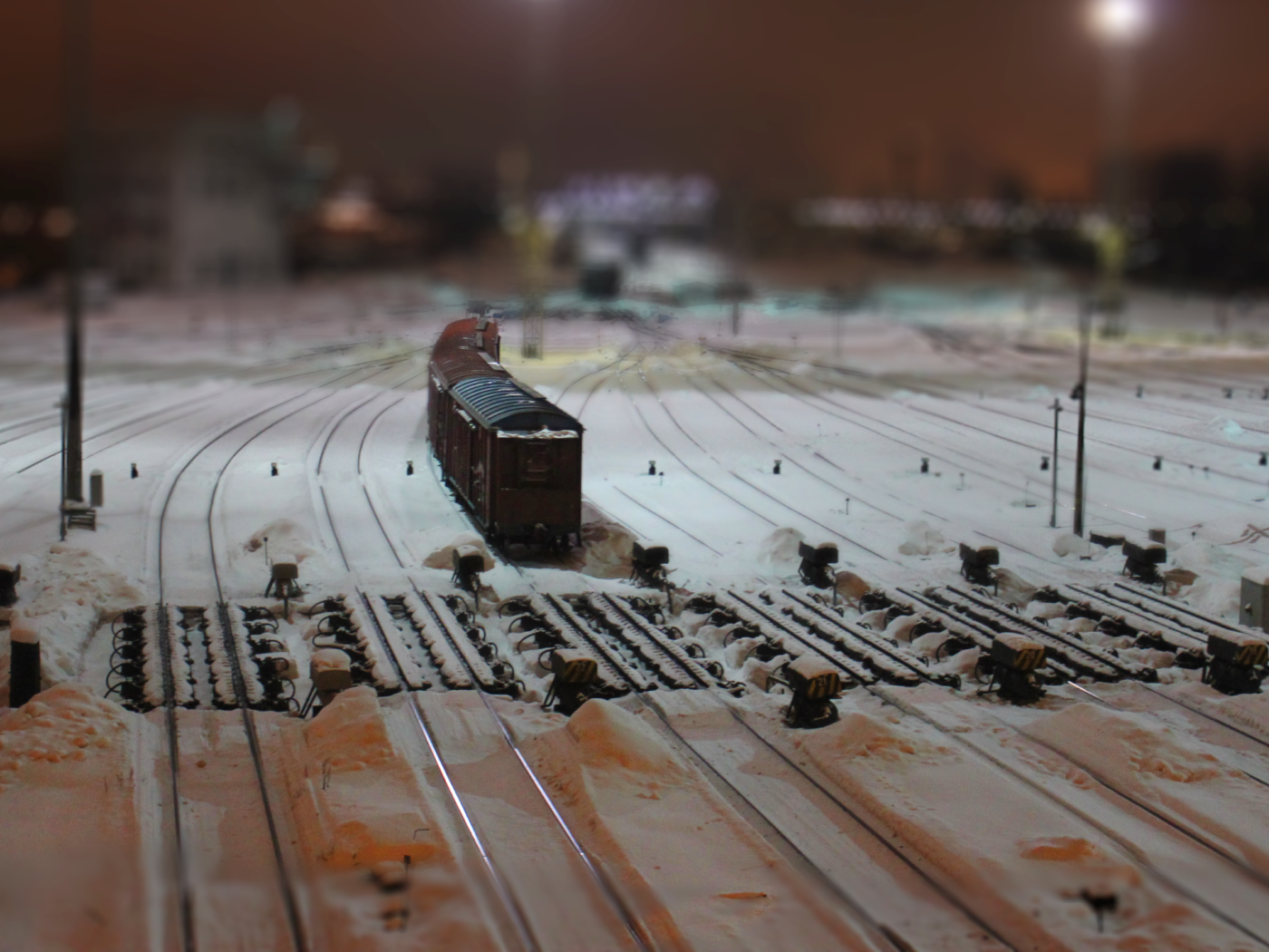 Укрытая снегом сортировочная станция