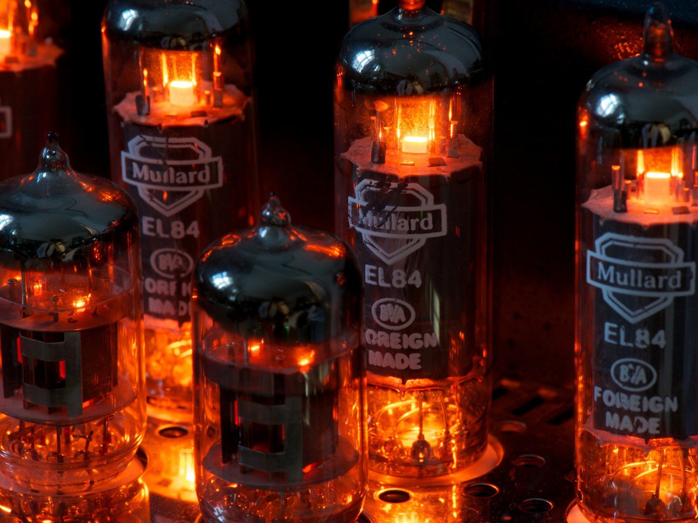Работающие вакуумные лампы