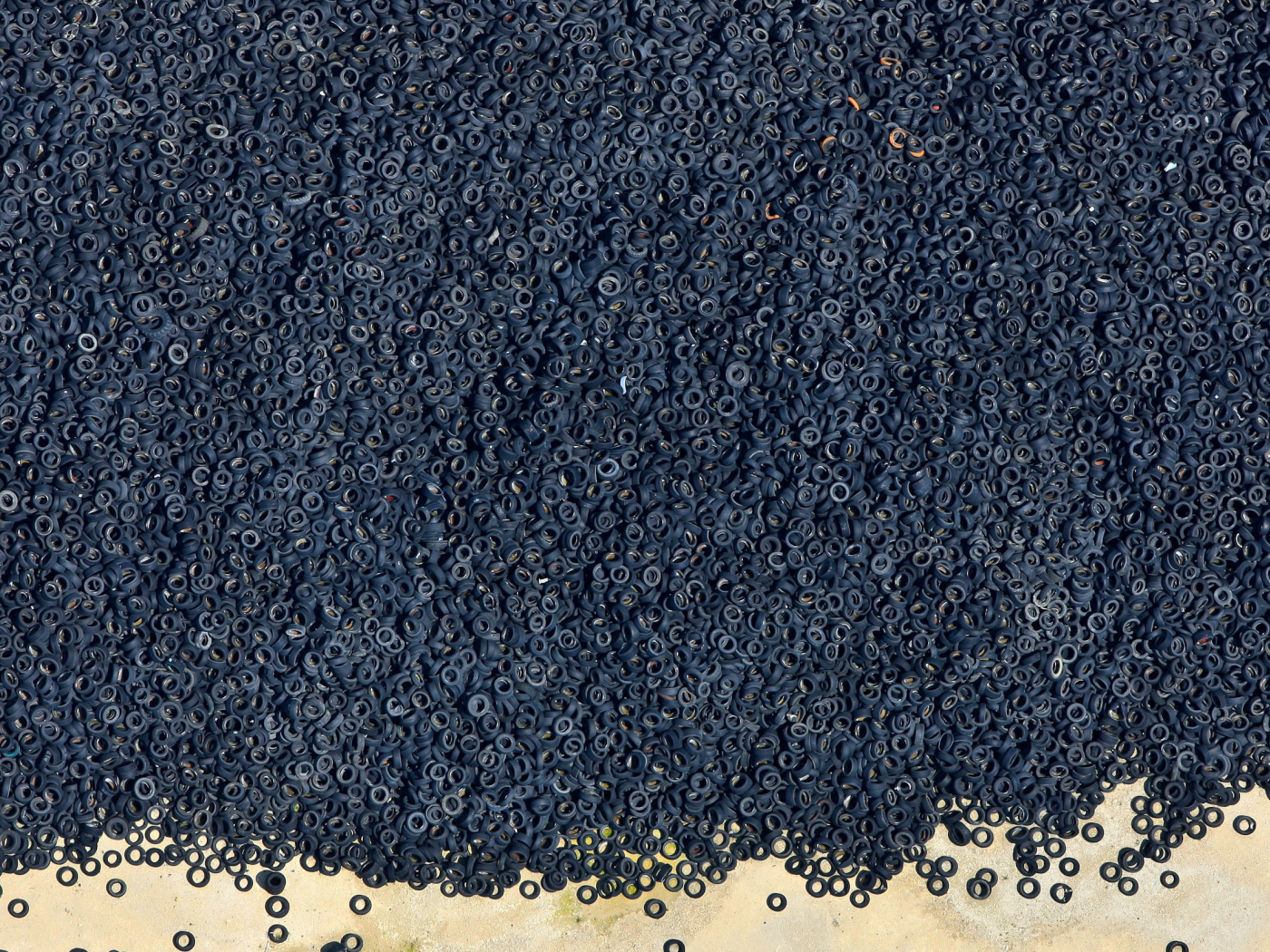 Резиновые покрышки автомобилей