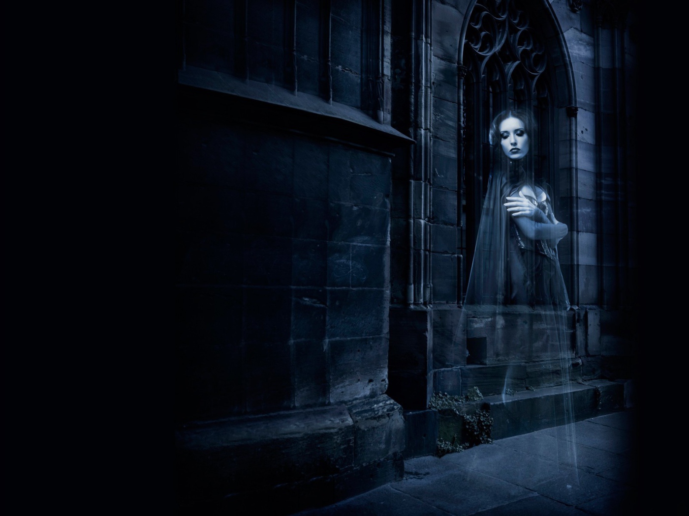 Призрак бродит по коридорам замка