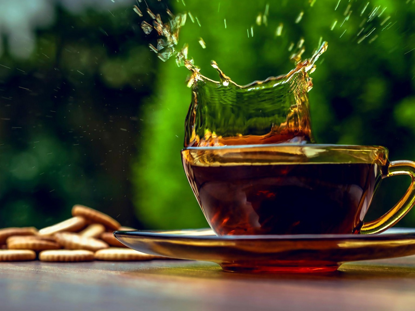 Чай в прозрачной чашке