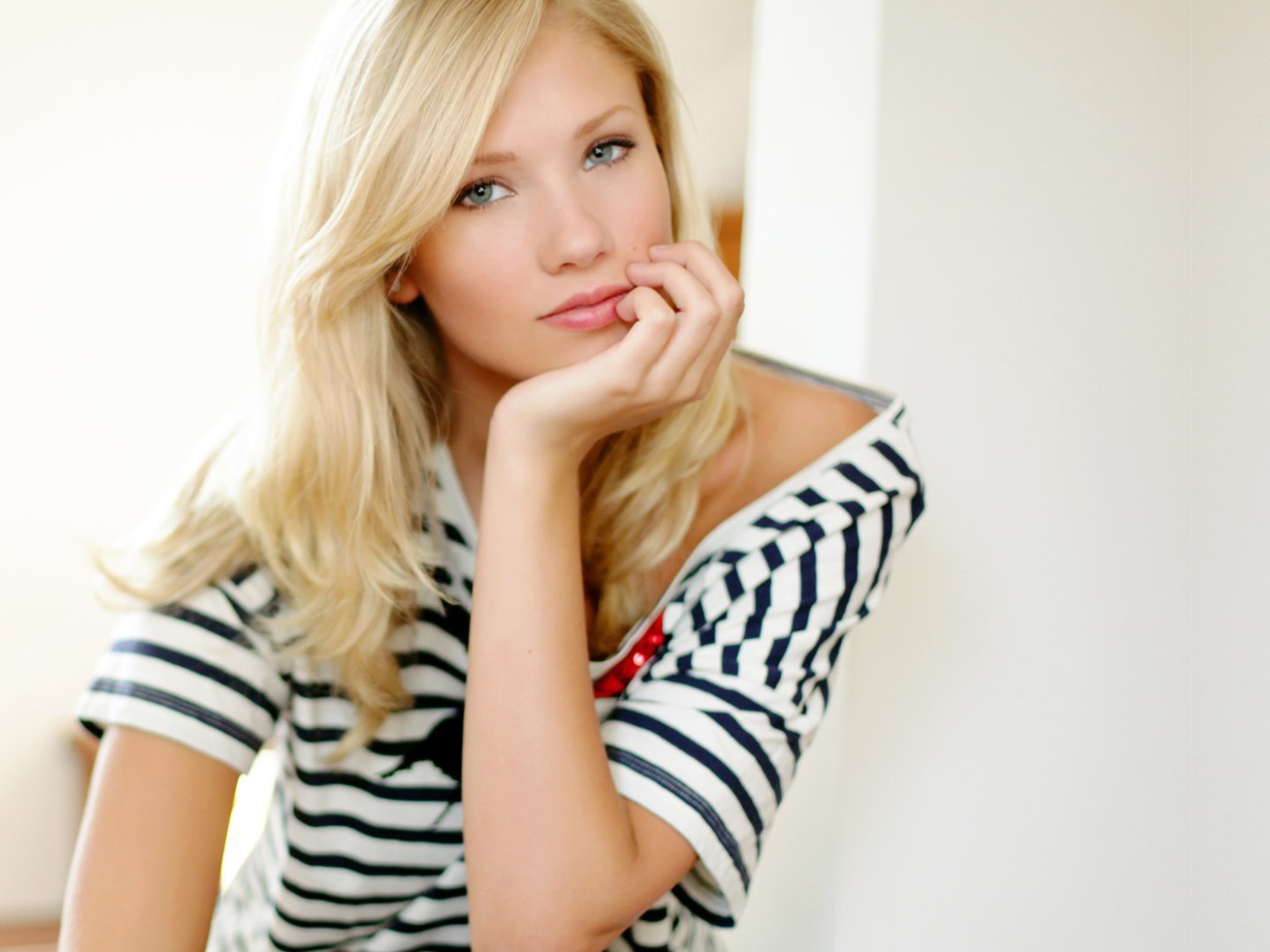 Модель блондинка Берит Баркланд