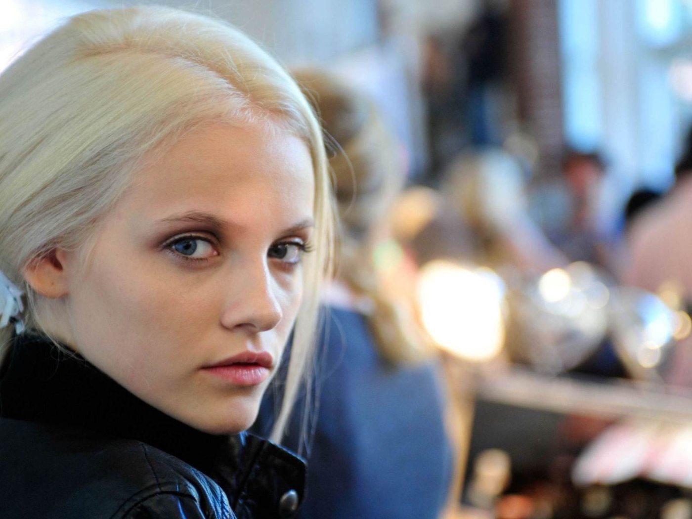 Блондинка модель Гинта Лупина