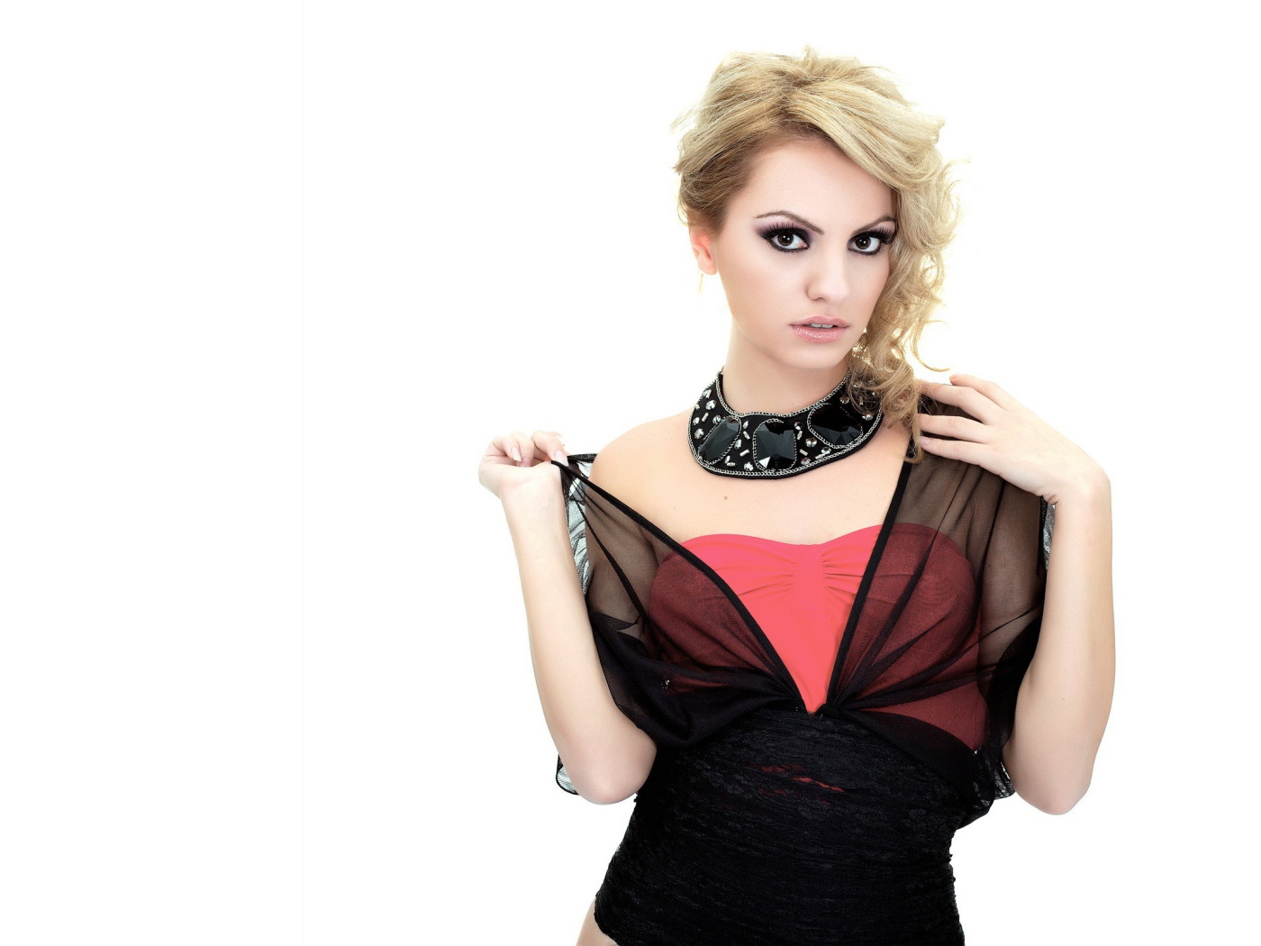 Румынская певица Александра Стан