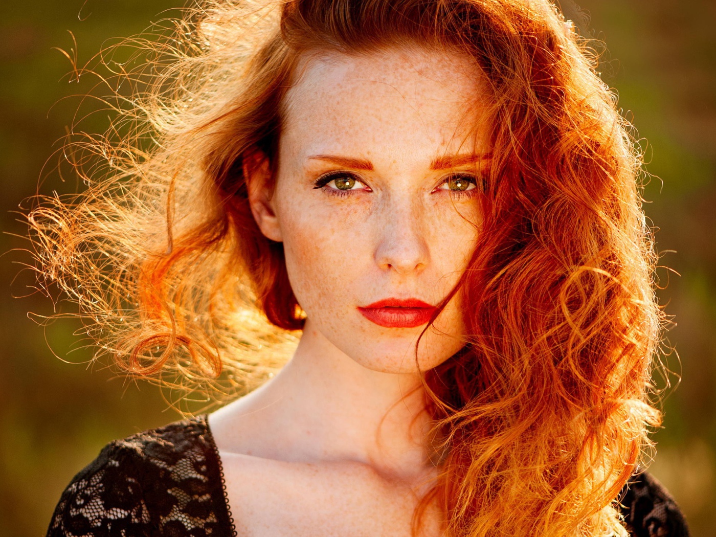 Рыжая девушка с веснушками, фото Анна Неврева