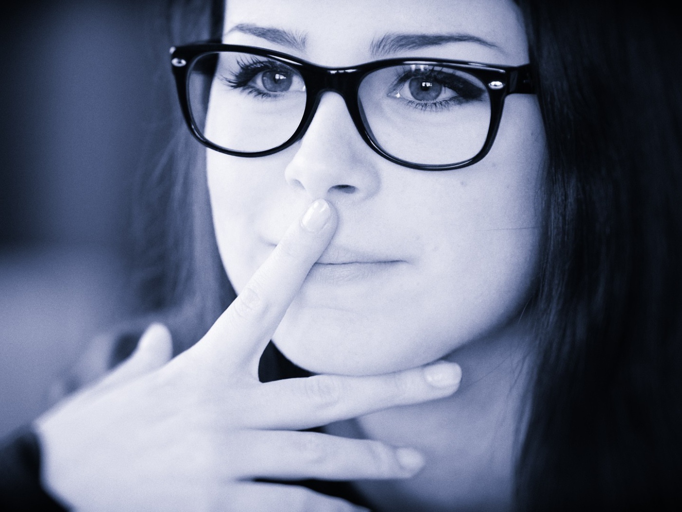 Девушка в очках Лена Майер-Ландрут