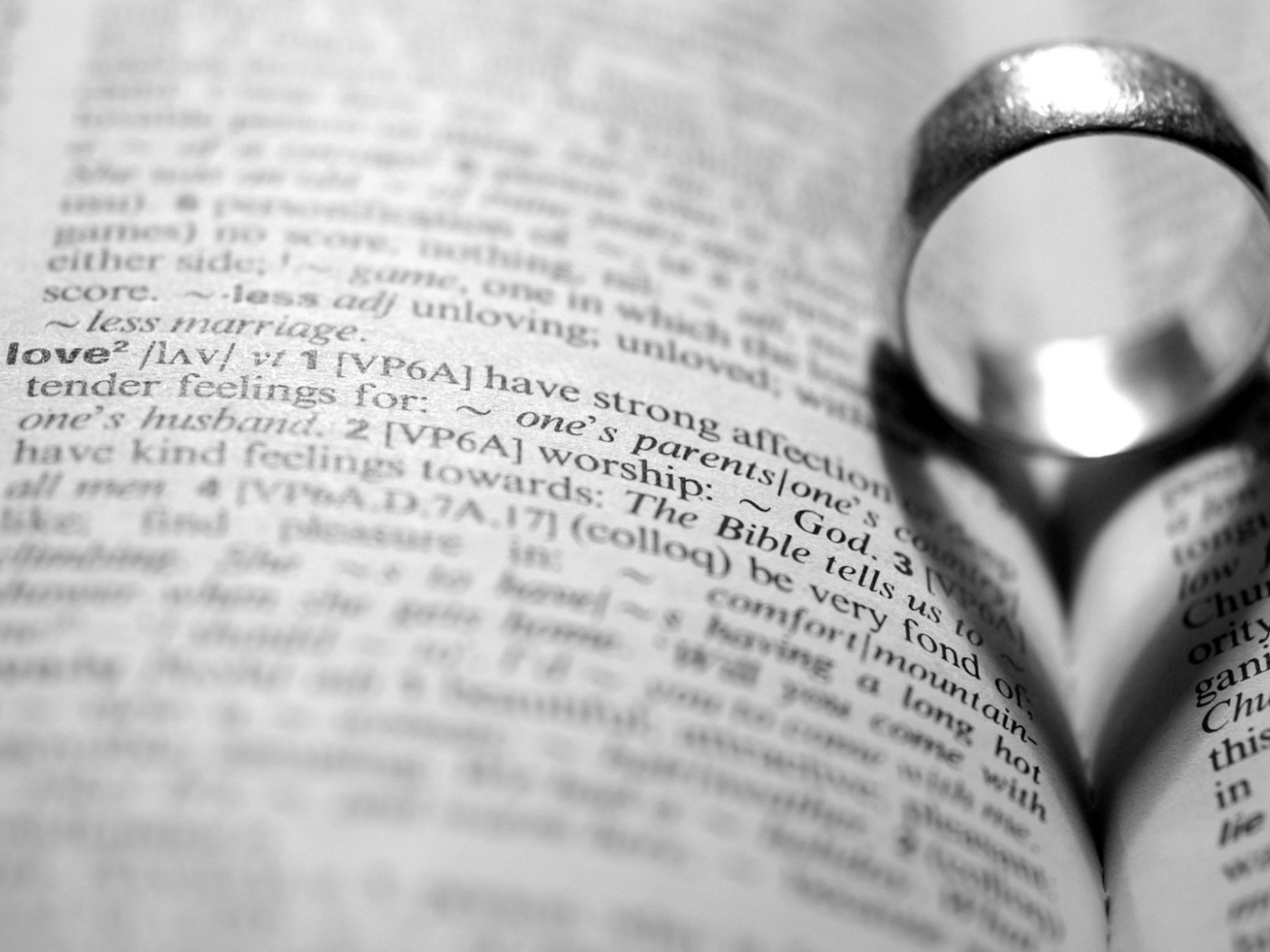 Серебряное кольцо в книге