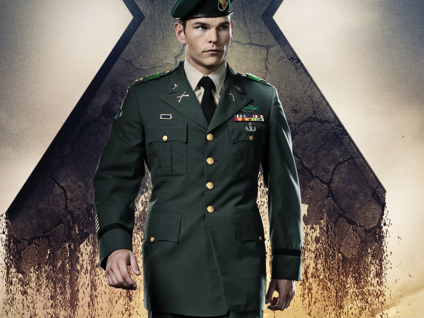 Мужчина в парадной военной форме