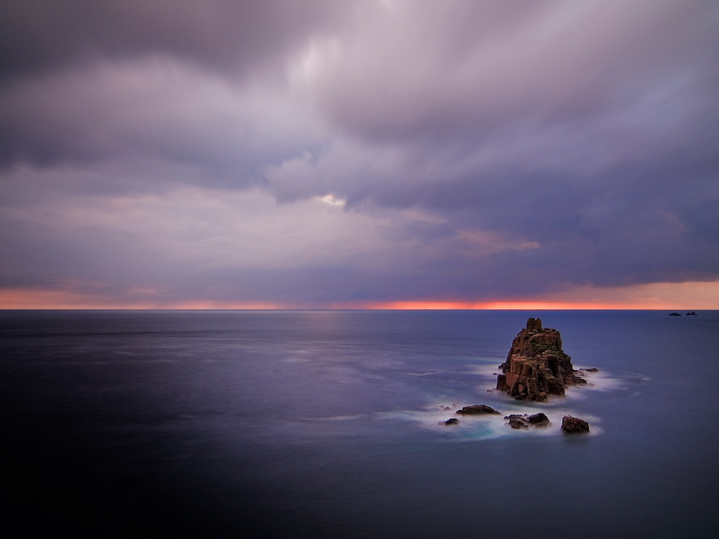 Маленький каменный остров