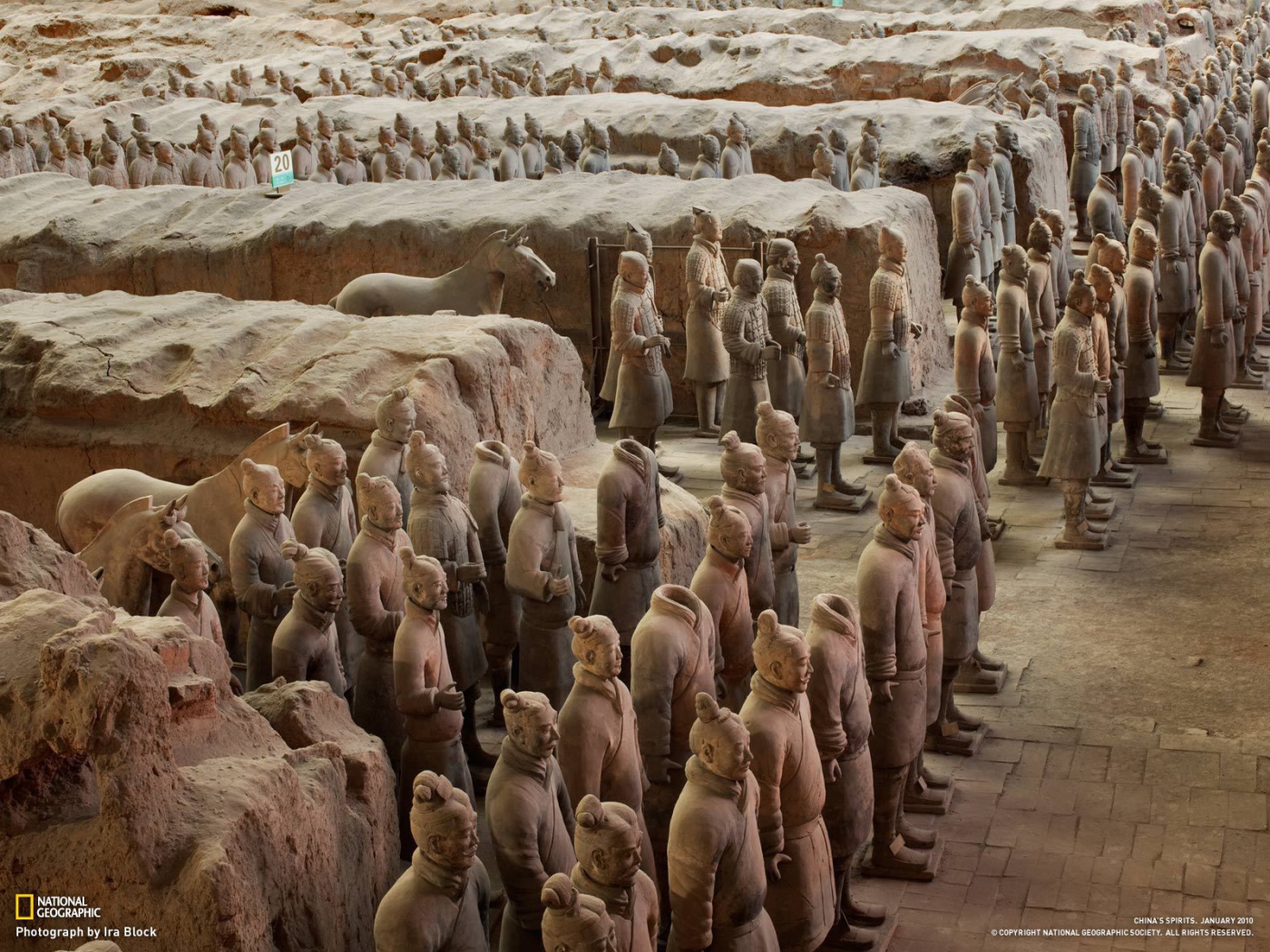 Глиняные фигуры воинов