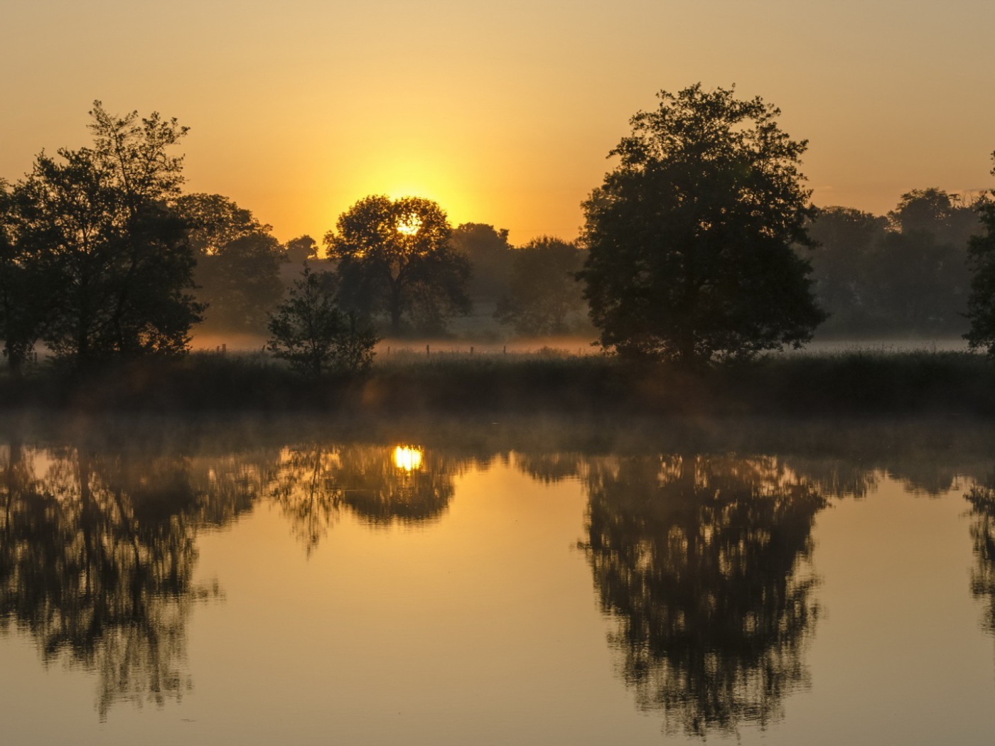 Вечерний туман над рекой