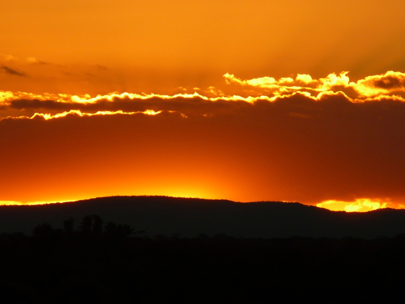 Горящие облака во время заката