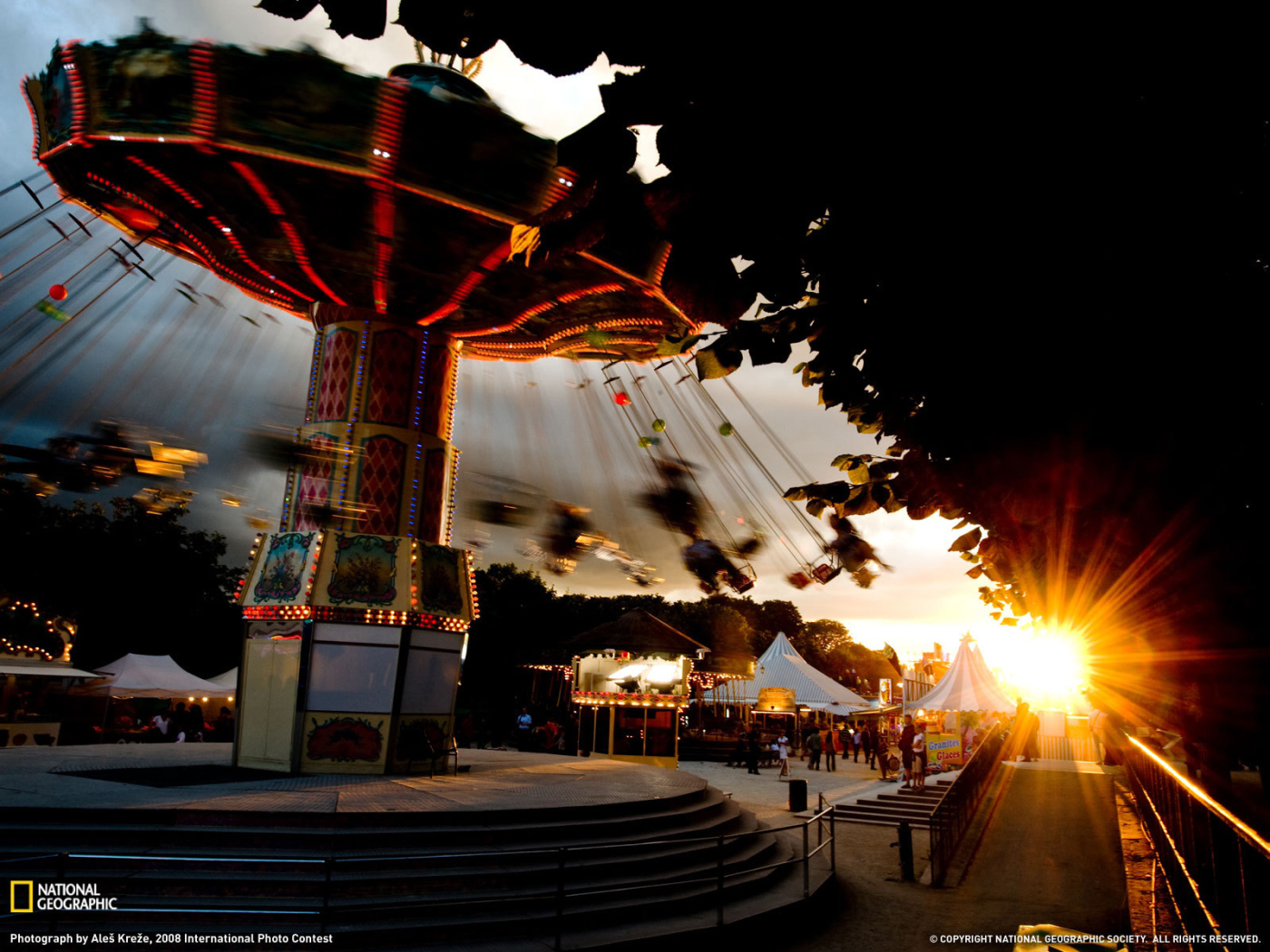 Карусели на закате