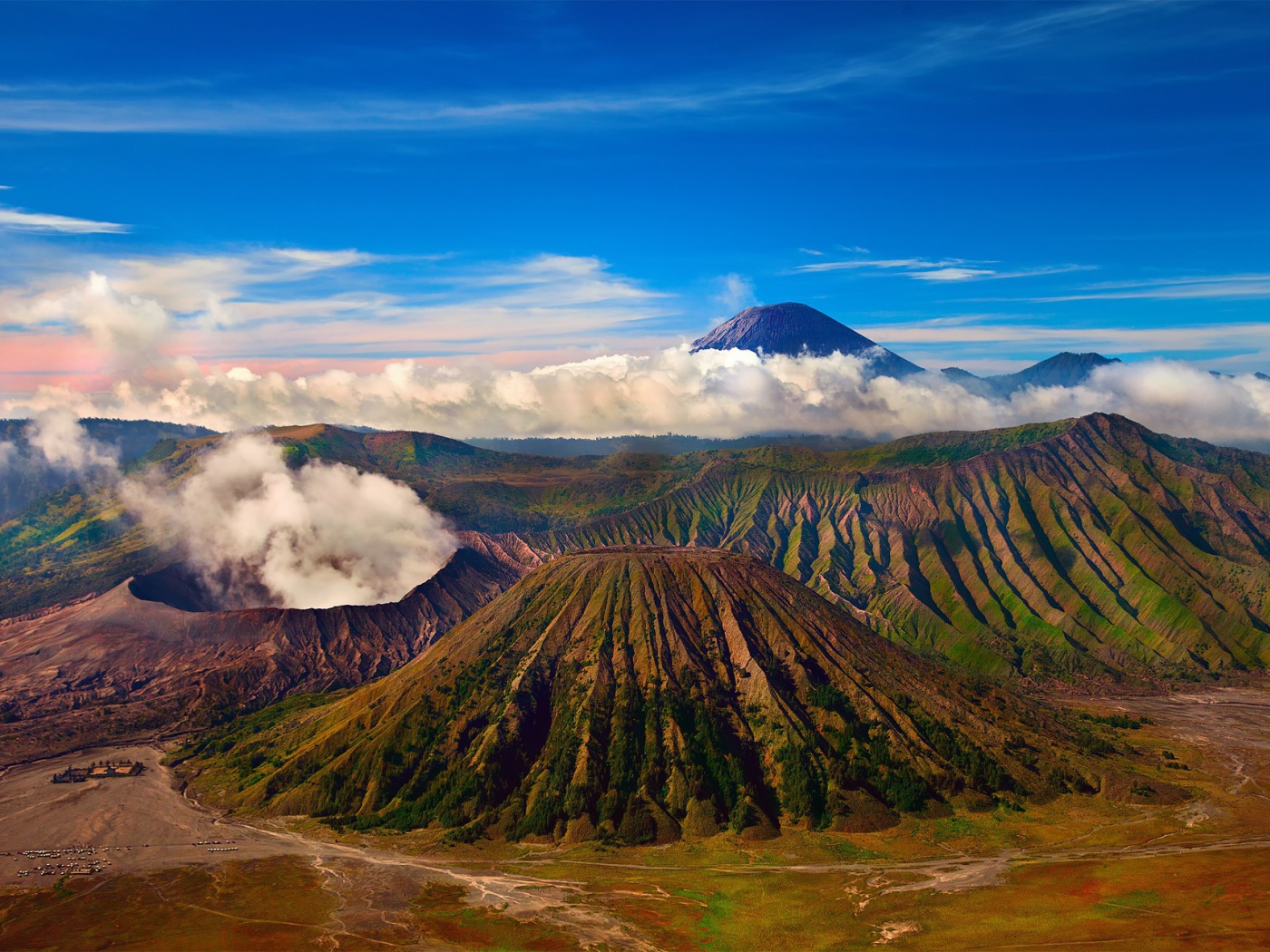 Вулкан в Индонезии