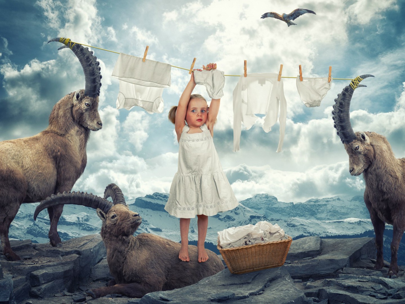 Девочка занялась стиркой