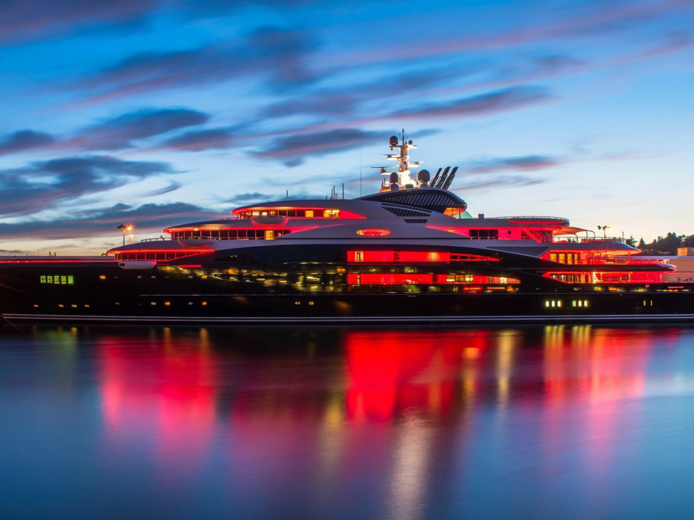 Мега-яхта Serene